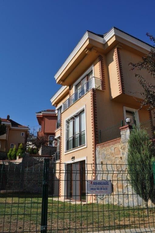 Mertcan Dan Çarşı Mah Güvenlikli Site İçi 5+2 Ebeveyn Banyolu Lüks Villa