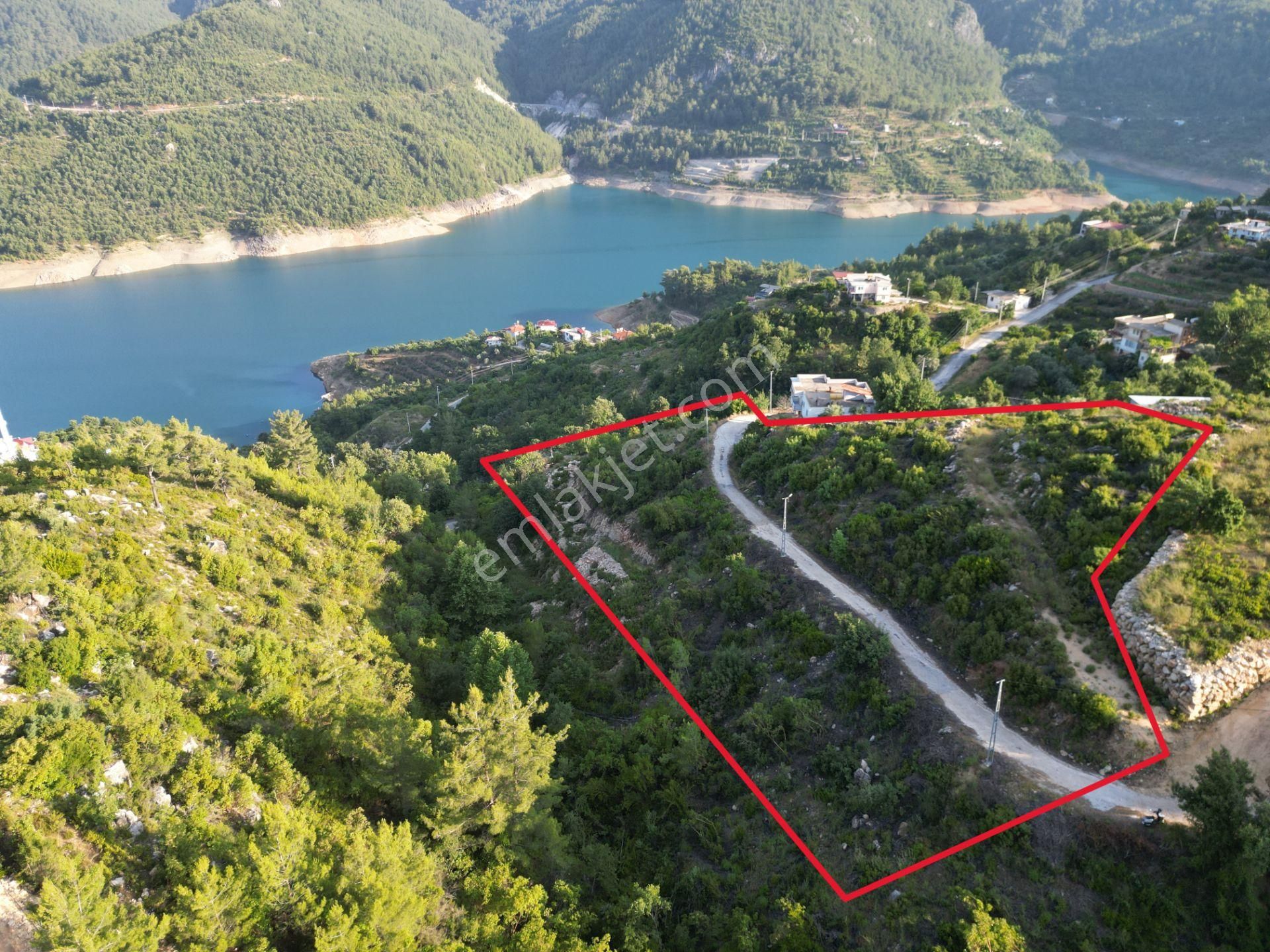 Dimçayı Bıçakçı Köyünde Göl Manzaralı Satılık 6200 M2 Tarla - Görsel 18