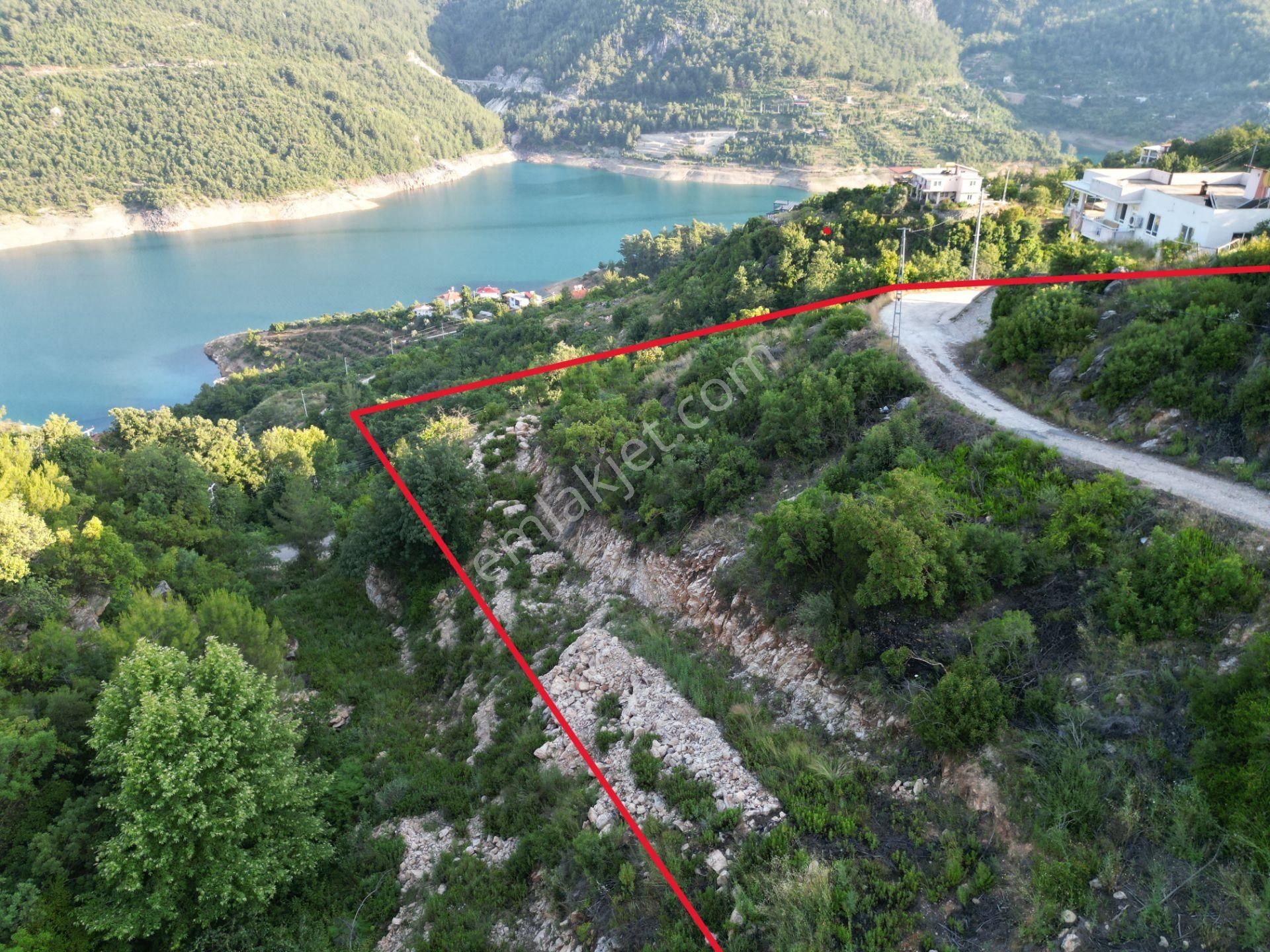 Dimçayı Bıçakçı Köyünde Göl Manzaralı Satılık 6200 M2 Tarla - Görsel 6