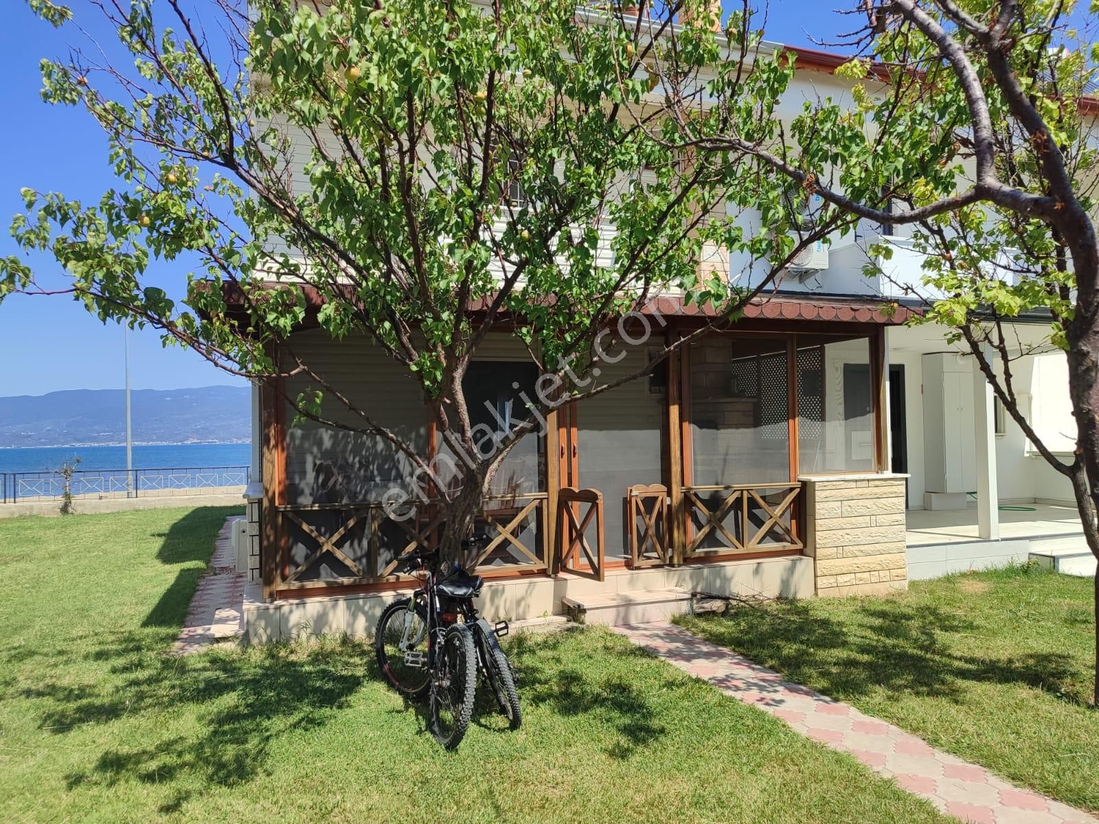 Haberkent'te Denize Sıfır Satılık Villa