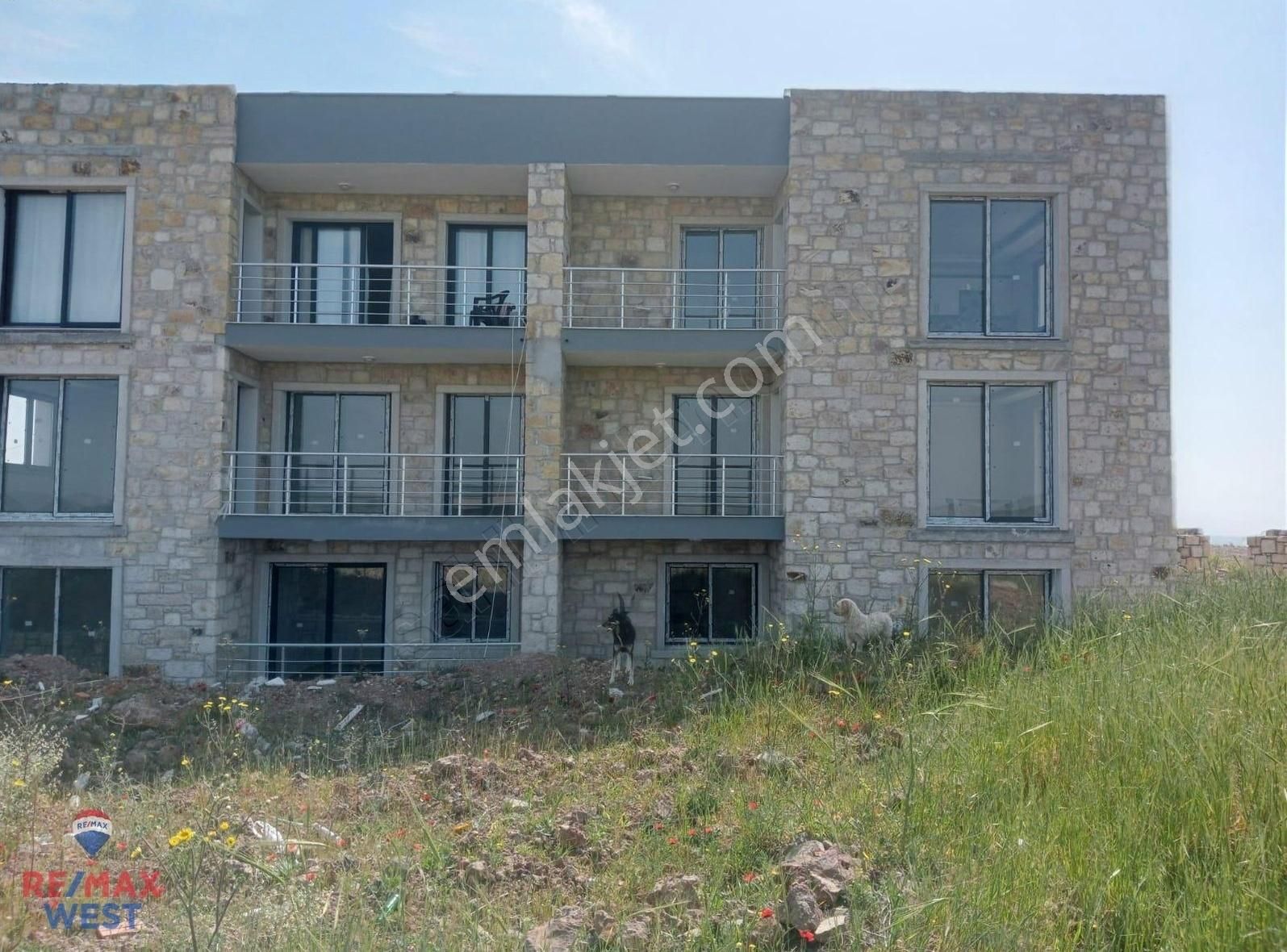 Foça Bağarası Muhteşem Manzaralı Sıfır Satılık 3+1 Dubleks Daire