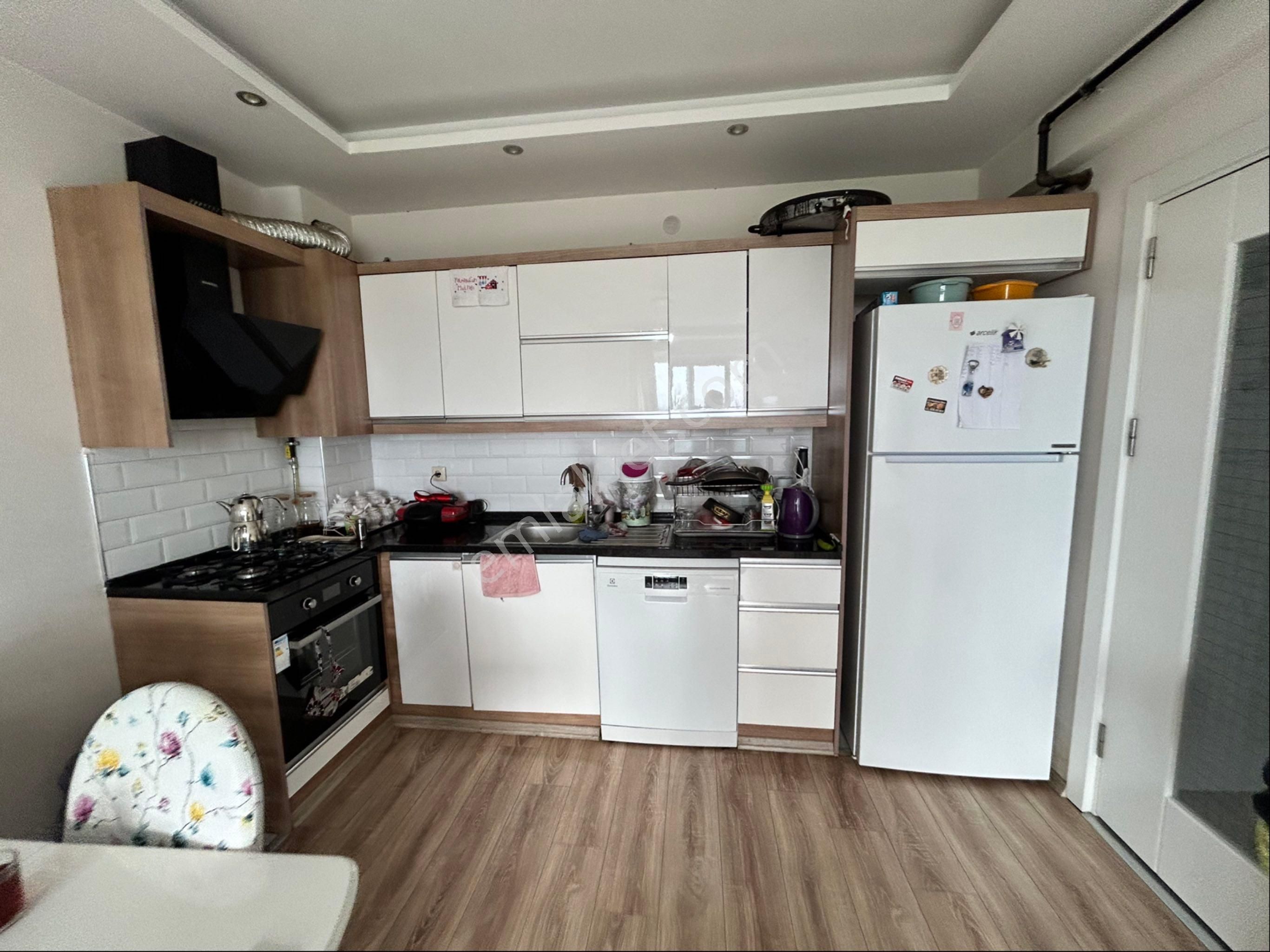 Asil Emlak'tan Muradiye Mah'sinde 2+1 Kiralık Eşyalı Daire