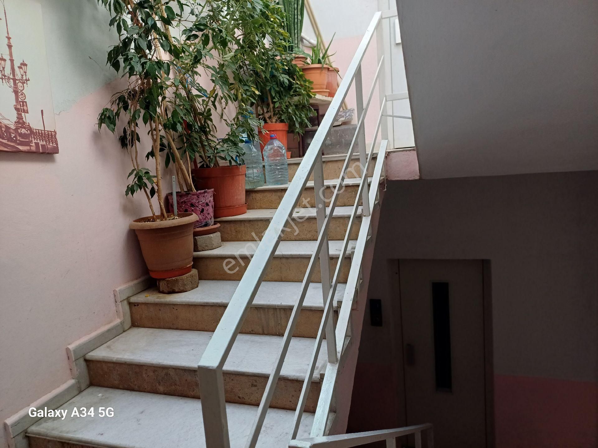 Niğde Bor Çarşı Merkezinde Satılık Daire