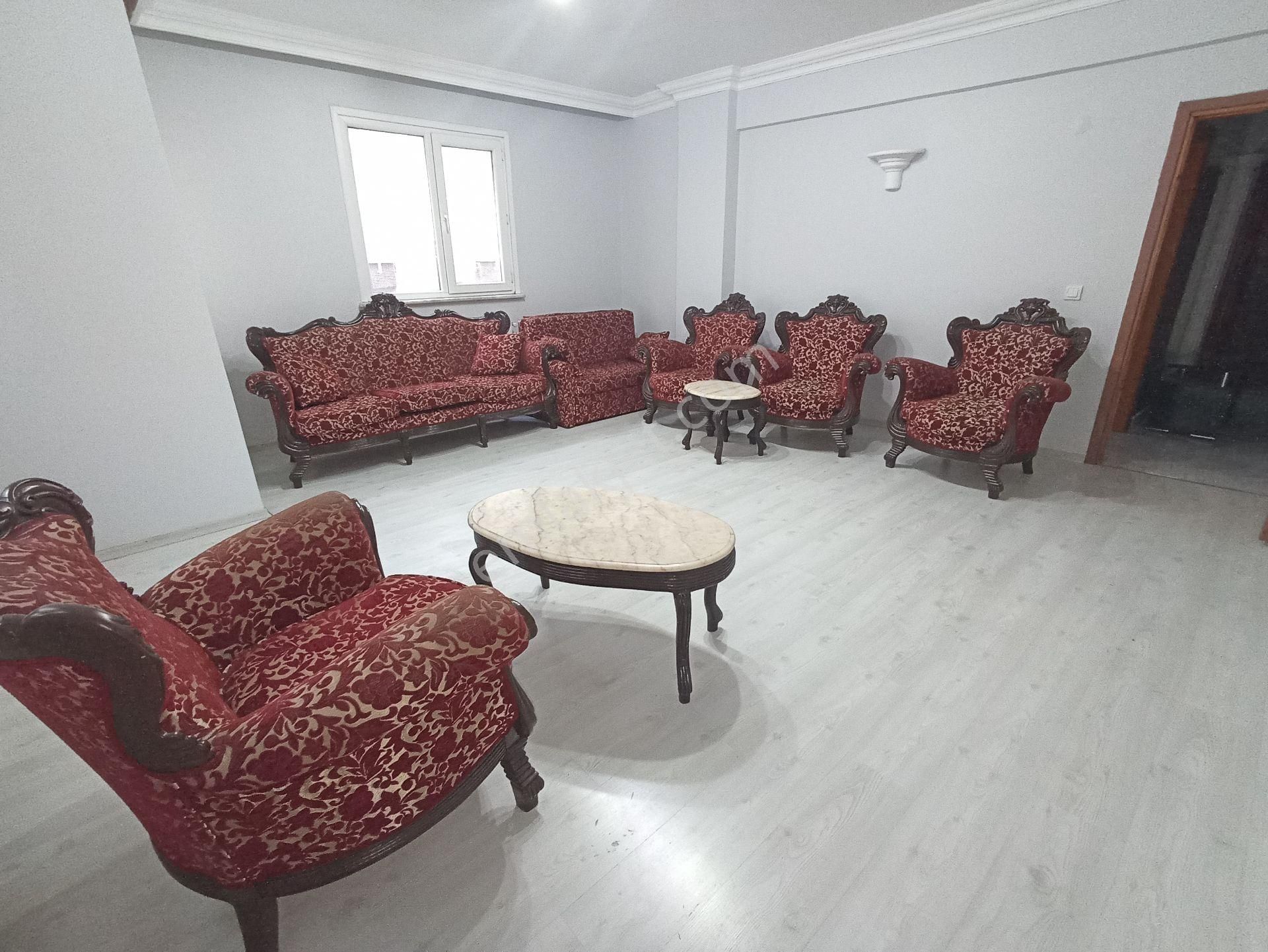 Cihangirde Kaymakamlığa Yakın Ormanlı Caddesinde 100 M2 2+1üçüncü Kat Boş Daire