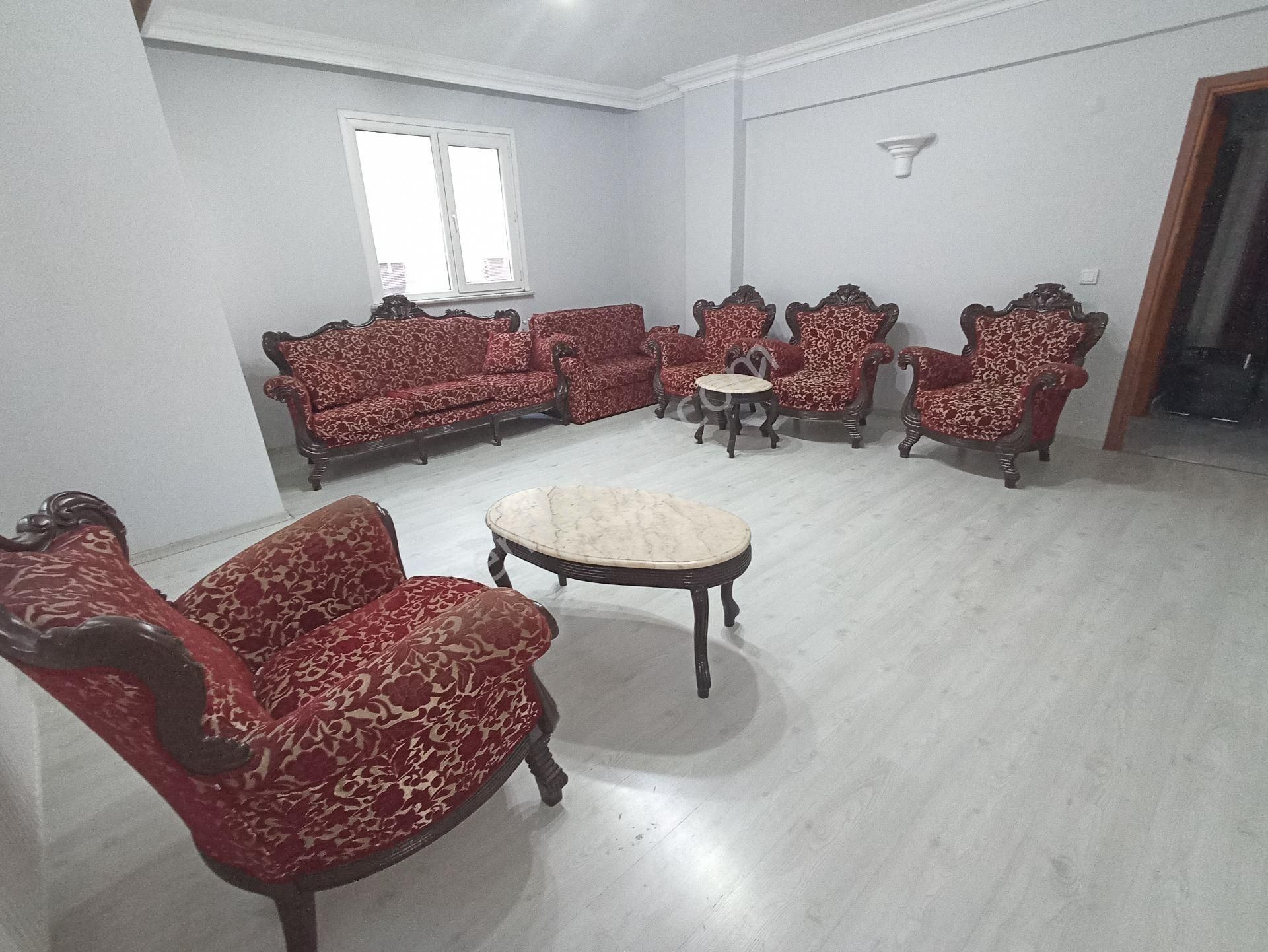 Cihangirde Kaymakamlığa Yakın Ormanlı Caddesinde 100 M2 2+1üçüncü Kat Boş Daire