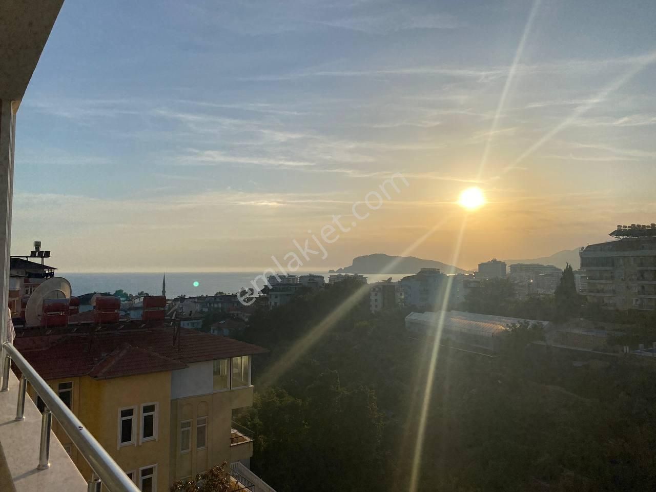 Kestel'de Full Deniz Ve Kale Manzaralı 2+1 Ayrı Mutfak Boş Kiralık Daire