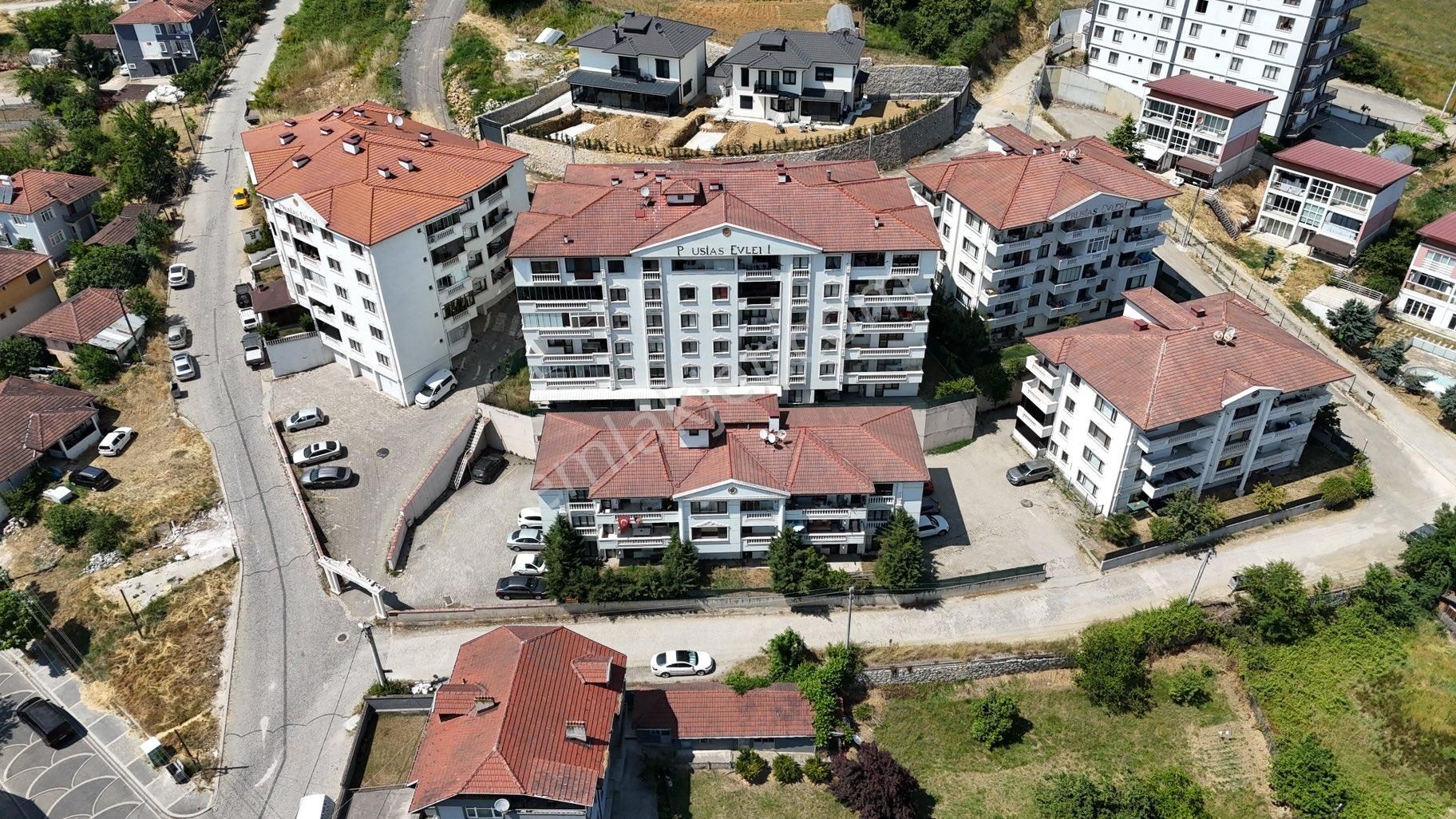 Konuralpte Site İçi Satılık 1+1 Daire