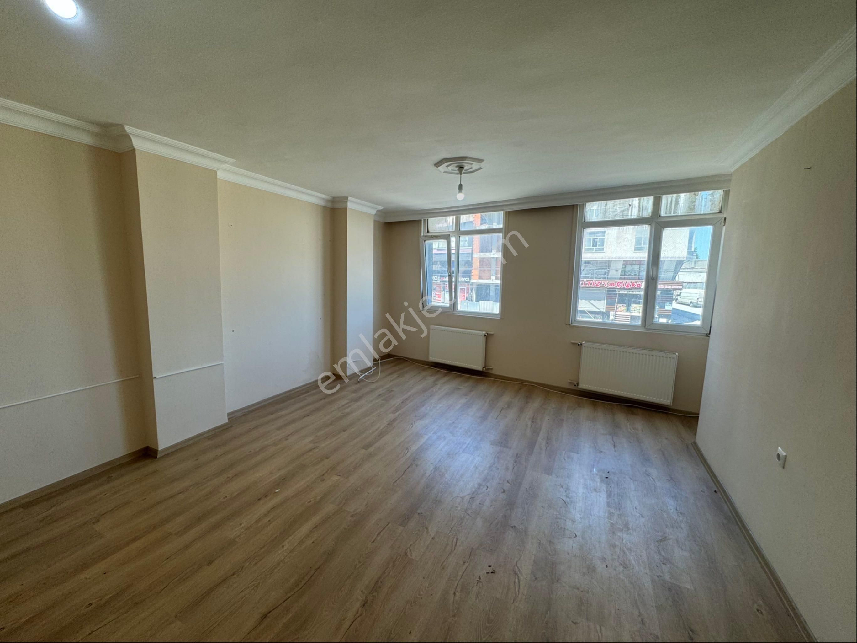 Balci Gayrimenkulden 3+1 Tramvay Cephe Kiralık