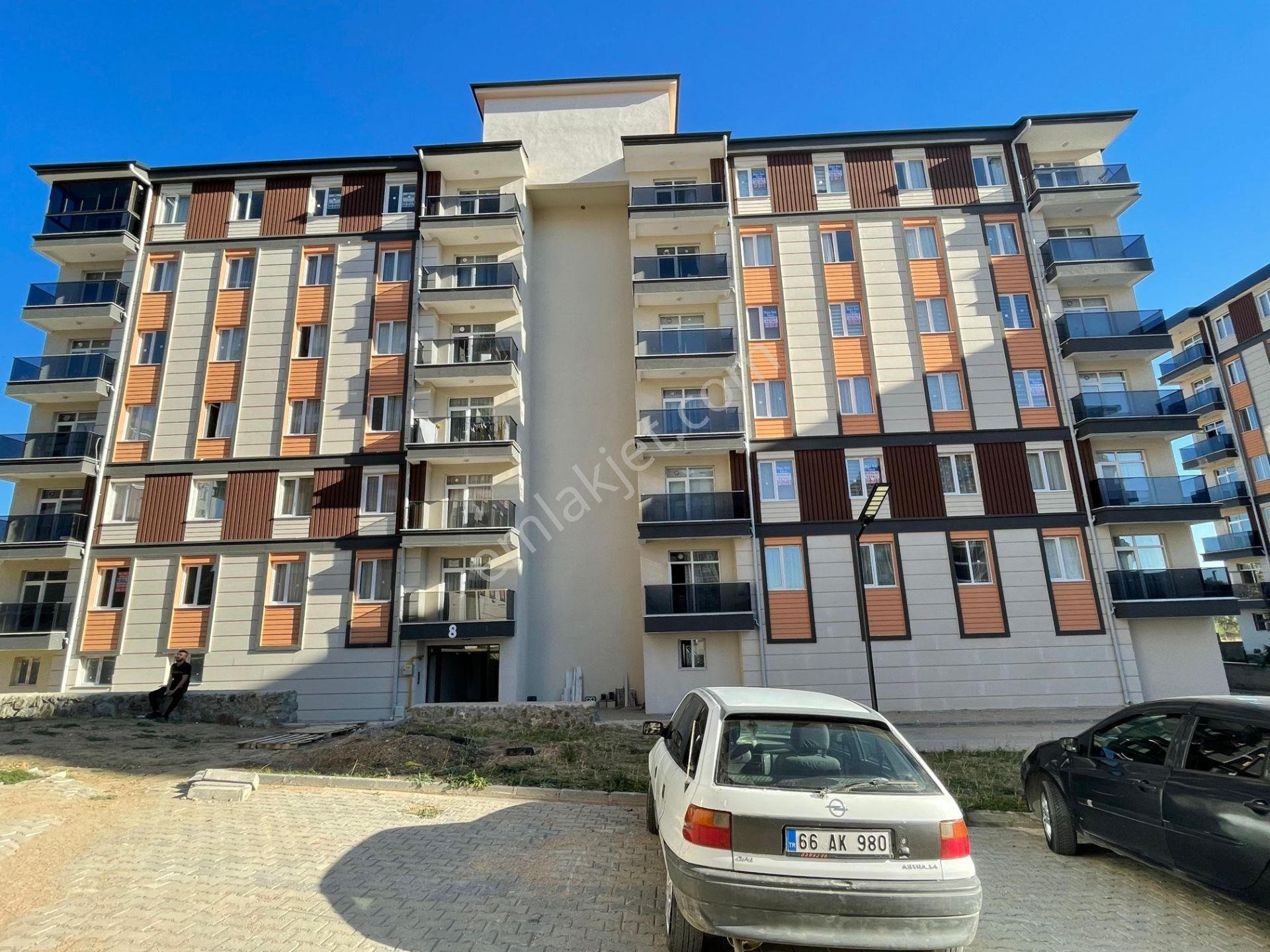 Çapanoğlu Mahallesi Üniversite Yolunda 2+1 Eşyalı Kiralık Daire **burcu Emlaktan**