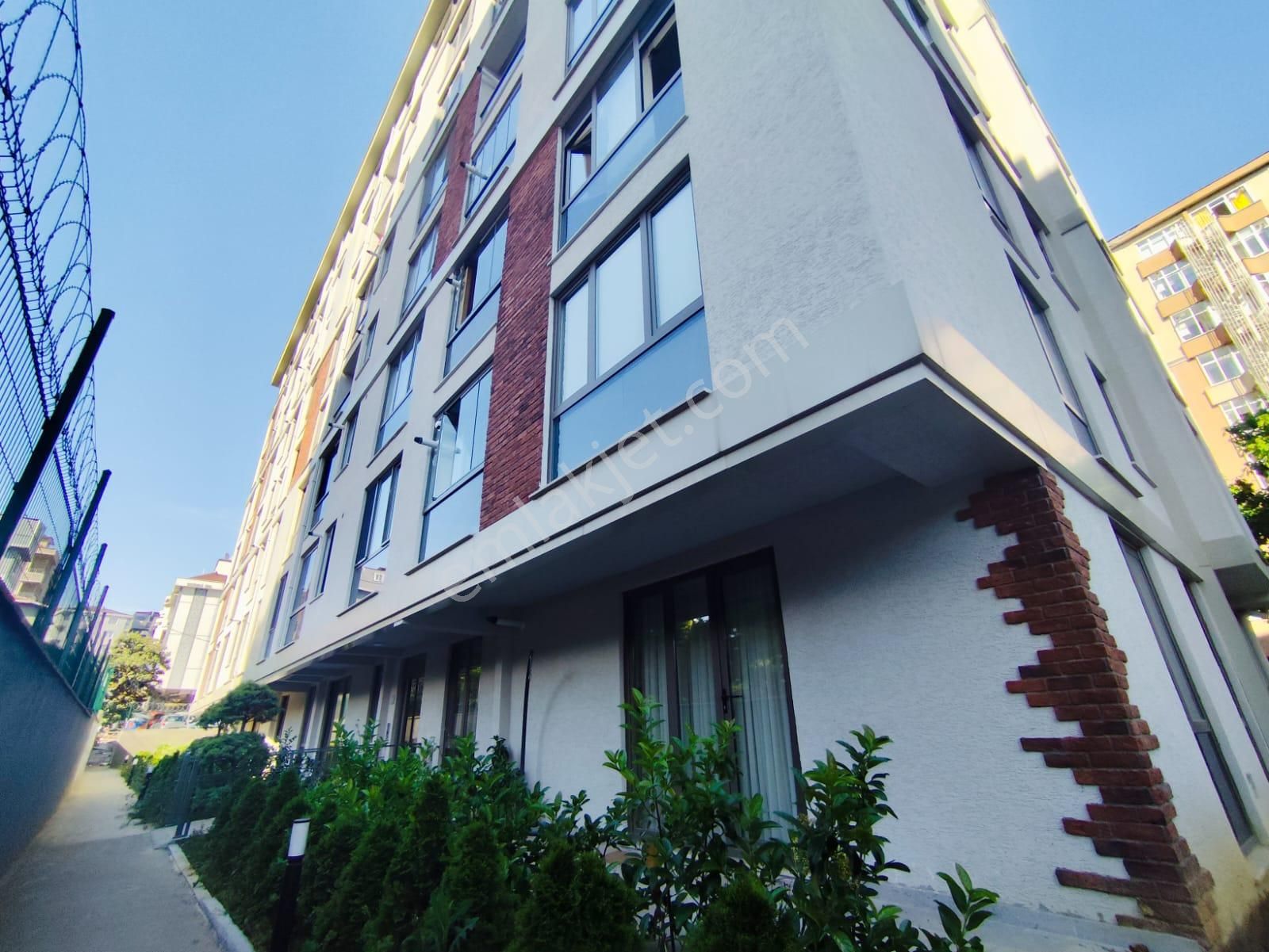 Mertcan Dan Kartal Metroya Yürüme Güvenlikli-havuzlu Site İçi 2+1