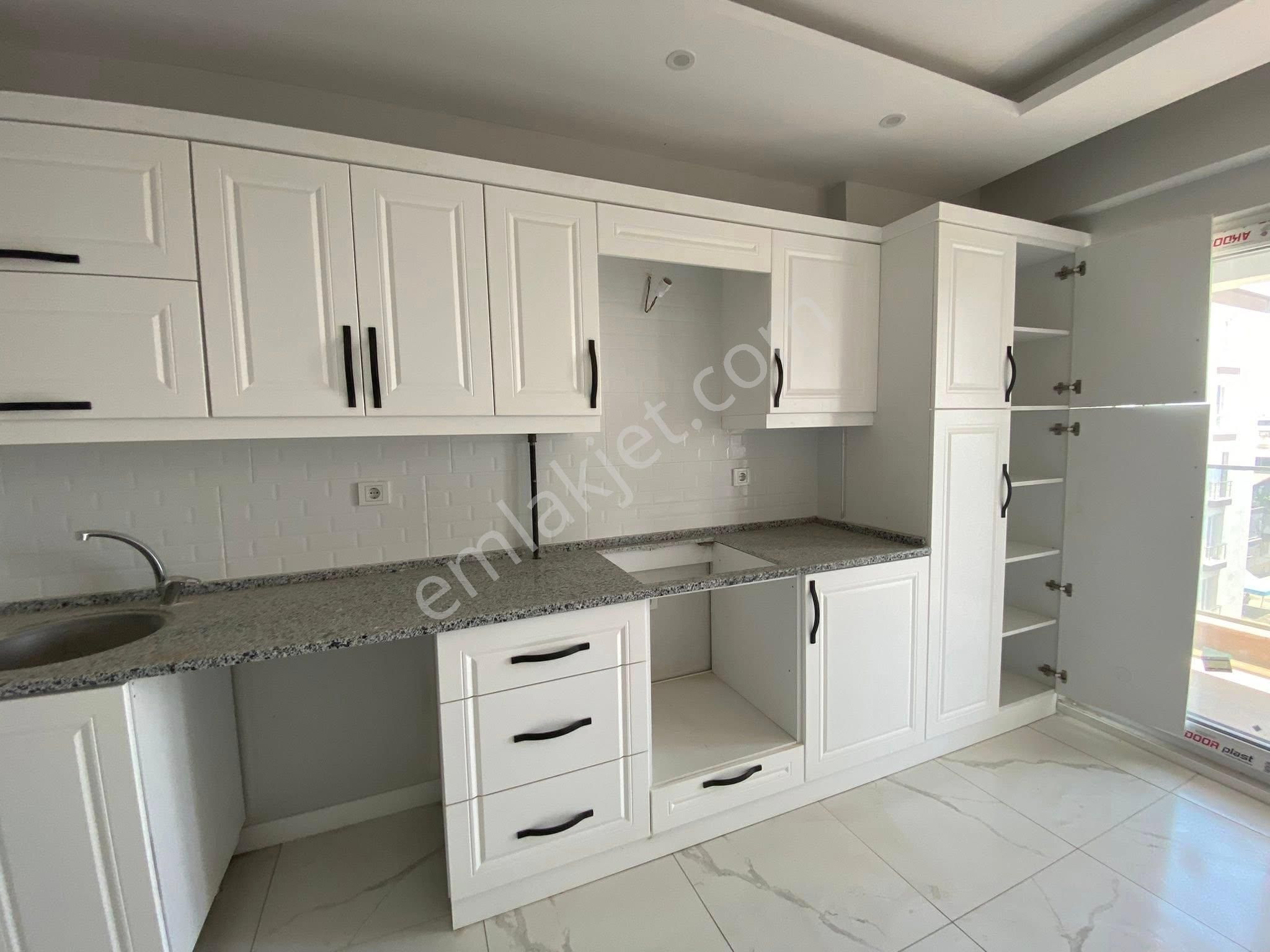 Yeşil Mahalle Atatürk Bulvarı Üzeri Güney Cepheli 3+1 Oturuma Hazır Sıfır Daire