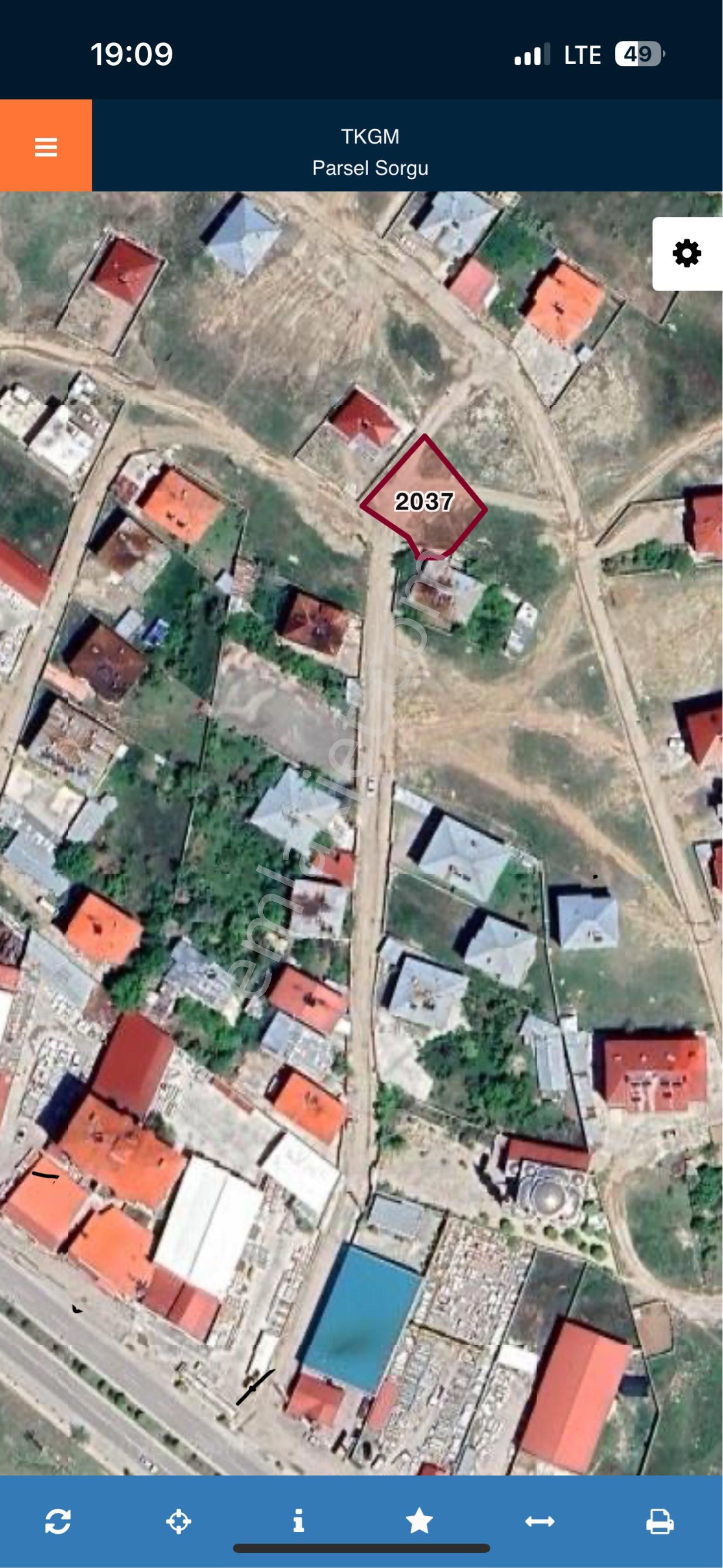 Erciş Yoluna 220 Metre Uzaklıkta Köşe Parael 5 Kata Musadeli