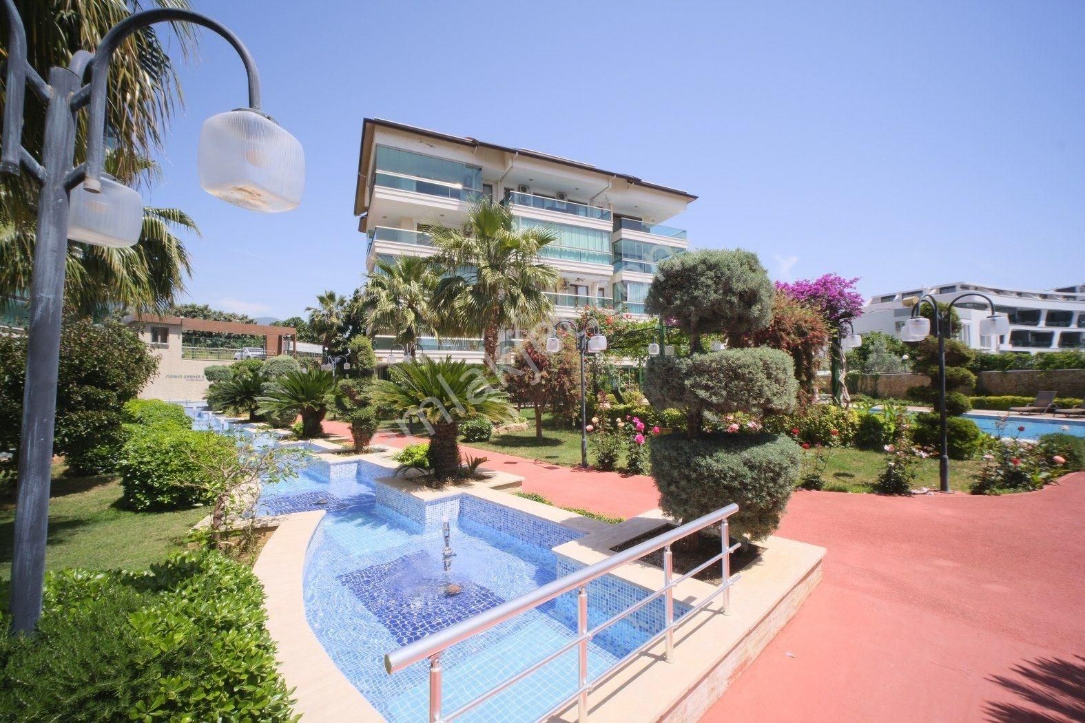 Stylish 2+1 Apartment With Pool & Garden View İn The Heart Of Oba Great Opportunity!