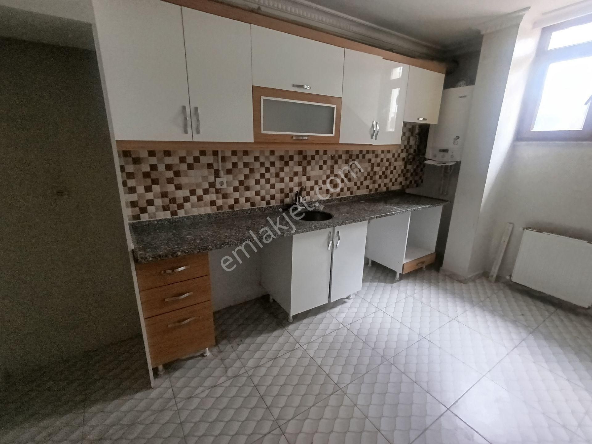 Nadir Emlaktan Kiralık 2+1 Bahçe Katı