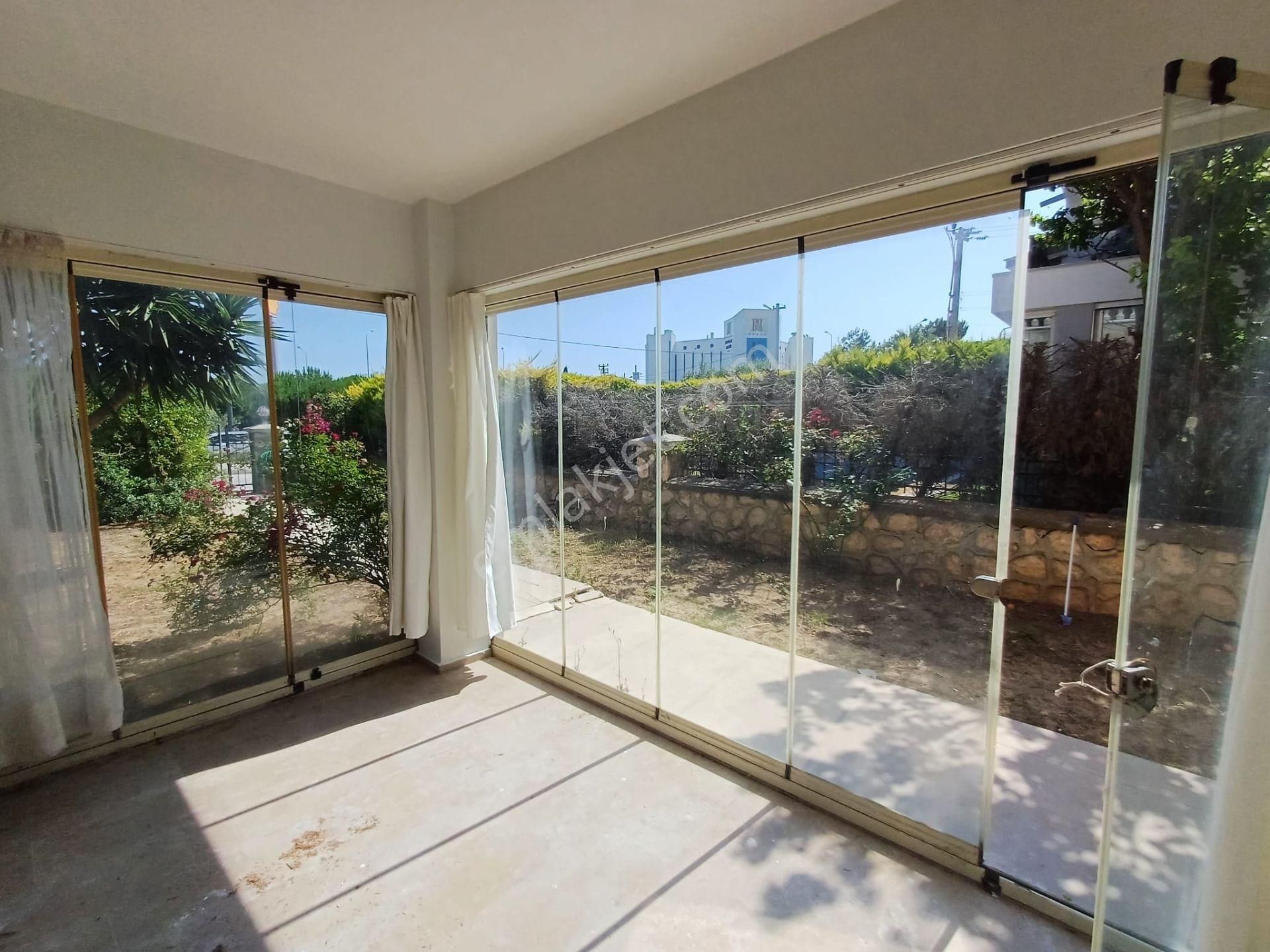 Boyalık Beachotel Karşısı Denize Plaja 250 M Yürüme 3+1 Villa - Görsel 18