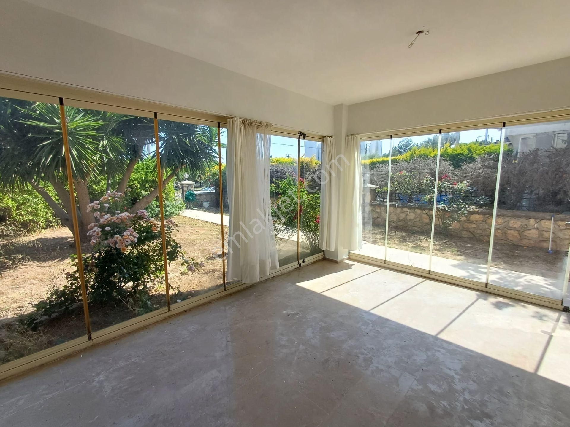 Boyalık Beachotel Karşısı Denize Plaja 250 M Yürüme 3+1 Villa - Görsel 19