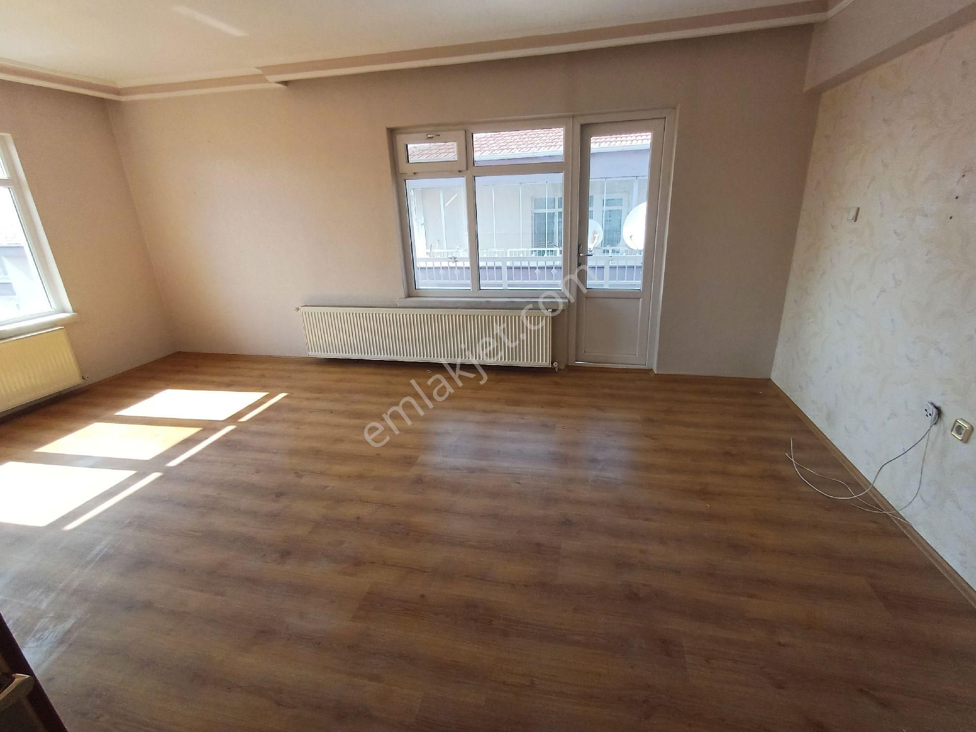 Generalzeki Doğanda Cadde Yakını Kiralık 3+1 Daire