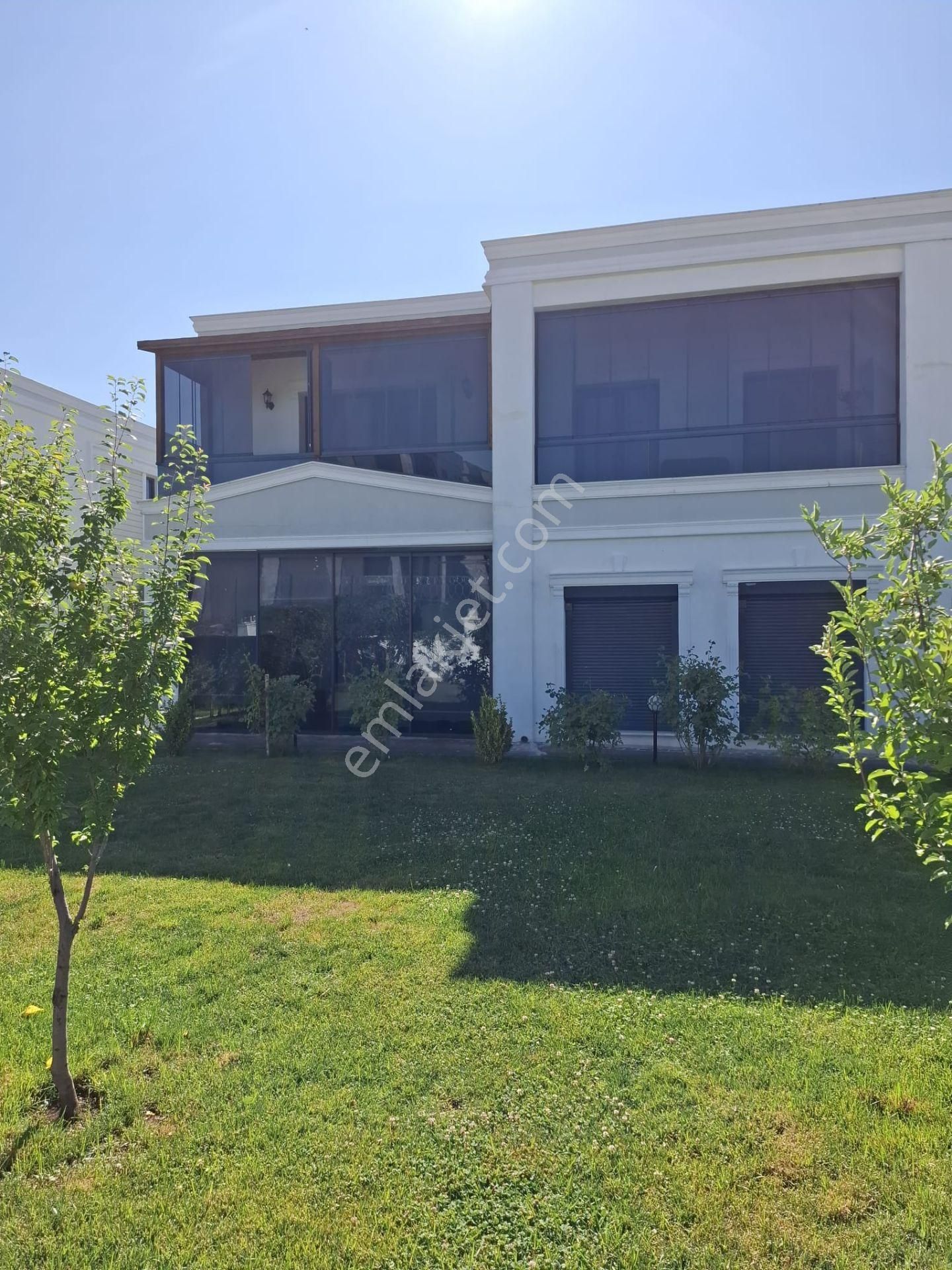 Grand Group Gayrimenkul'den Exstra Masraflı Satılık Dublex Villa