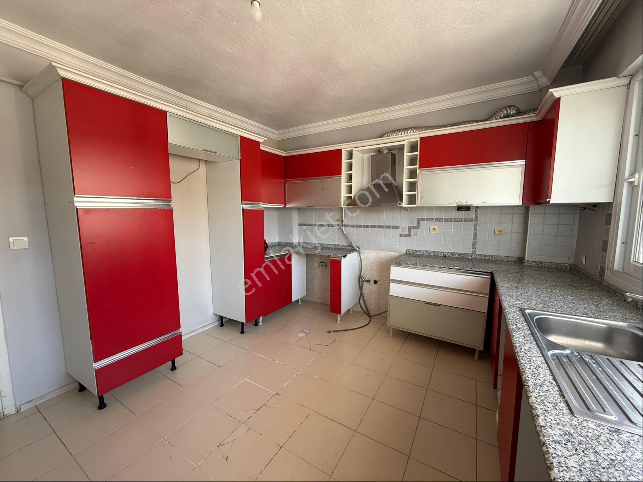 Atakul Gayrimenkul-kaymakamlık Yanı 2+1 110m2 Doğalgazlı Daire