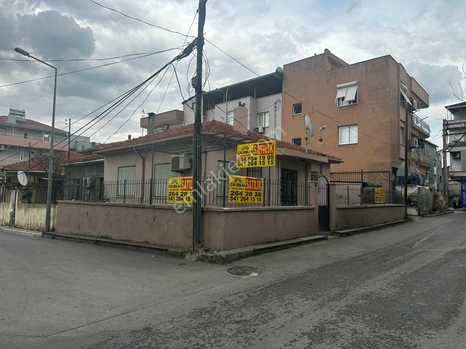 Çalışkan__dan Köşe Bahçeli Müstakil Doğalgazlı Satılık Ev