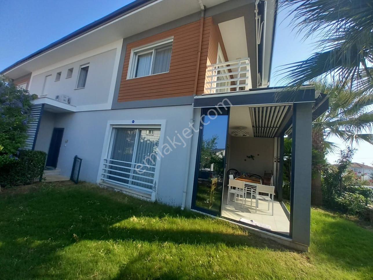 Stop’tan Karaçalı’da *havuzlu Sitede Eşyalı* 2+1 Dubleks Villa