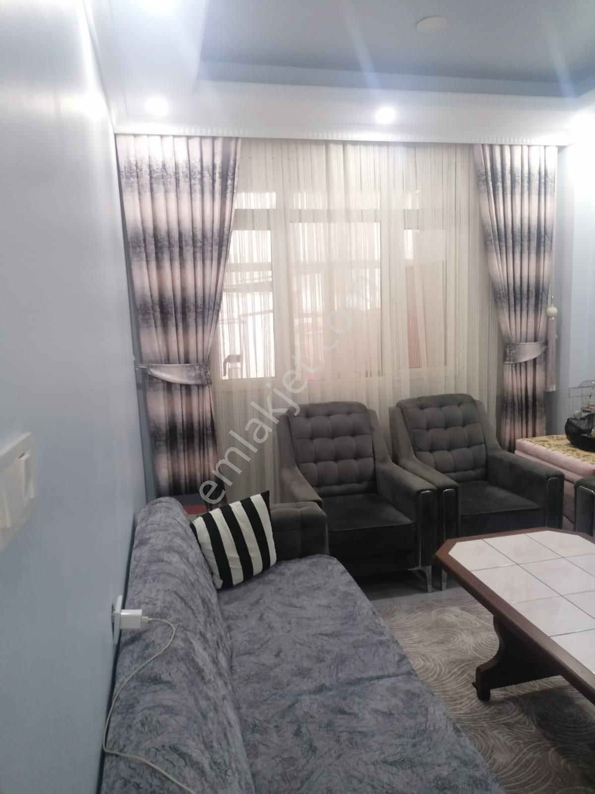 Bayrampaşa Murat Mahallesi Cicozyolu 'da 2+1/85m2//bahçe Katı Satılık Daire
