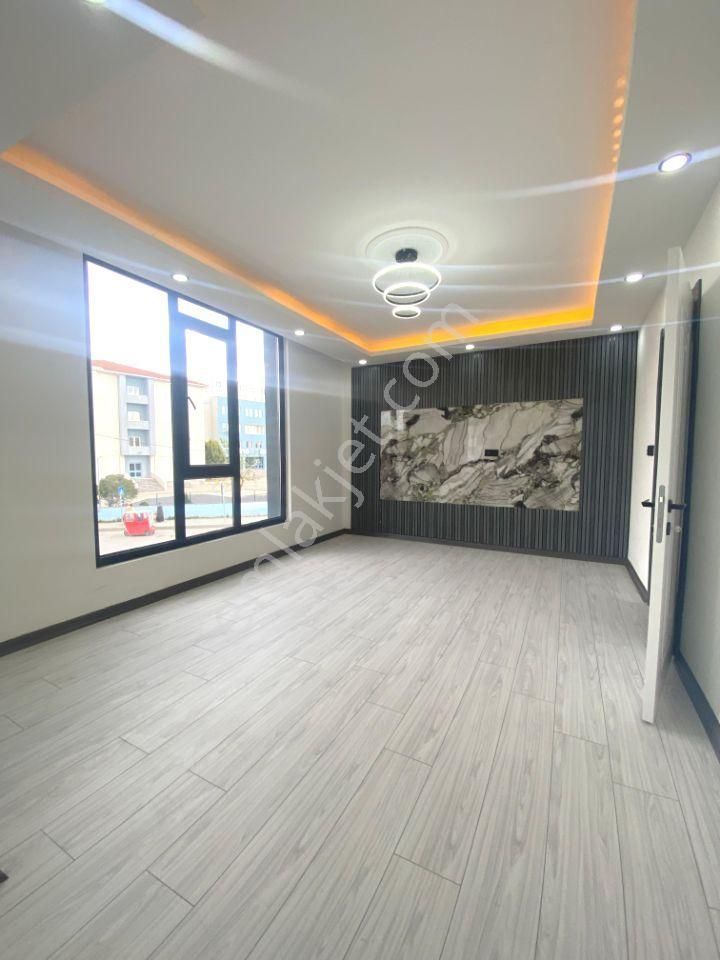 İ&s Gayrimenkul Satılık 2+1 Lüks Büyük Teraslı Ferah Daire