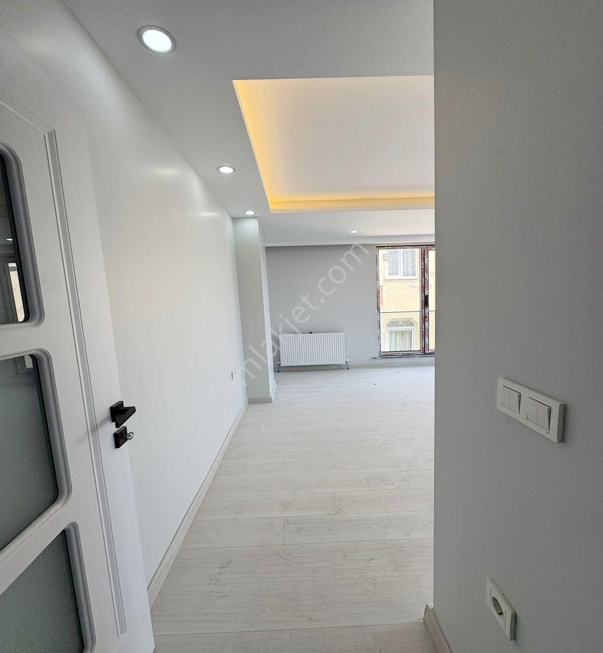 Avcılar Merkezde Sıfır 2+1 Kullanışlı Satılık Daire - Görsel 3