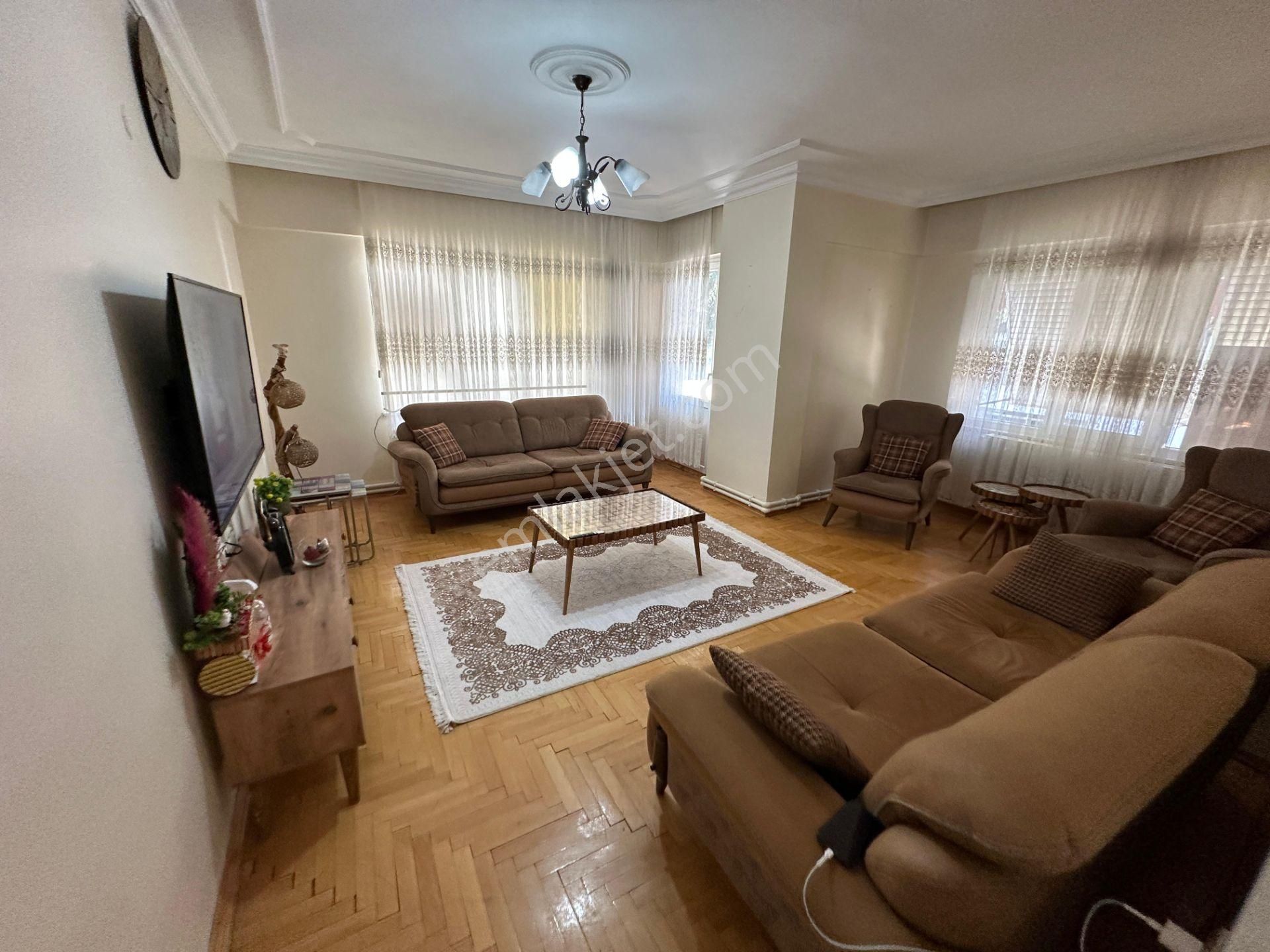 Kırklareli İstasyon Mahallesi Millet Bahçesi Yanı Taşkın Kent Sitesi 150 M² Geniş 3+1 Daire Satılık