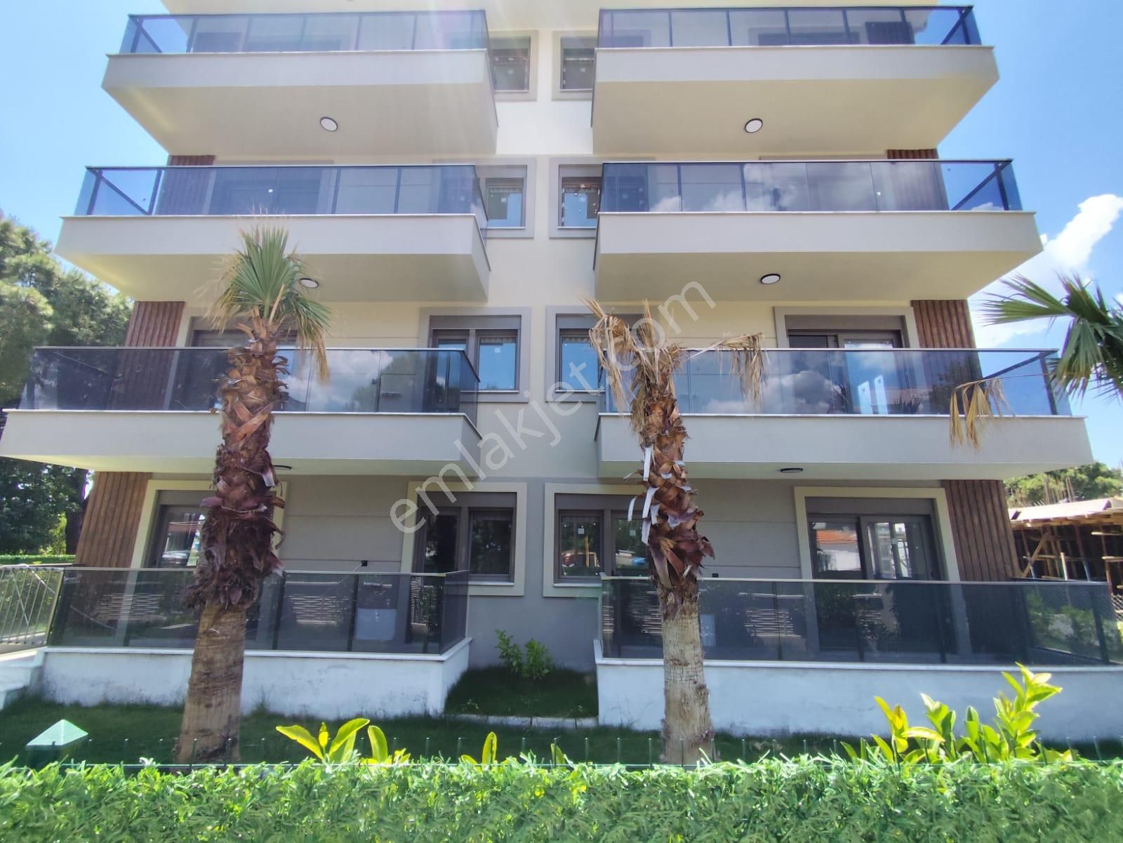 Ayvalık Altınovada 2 Katlı Binanın 2+1 Daire İle 3+1 Sıfır Lüks Daireler