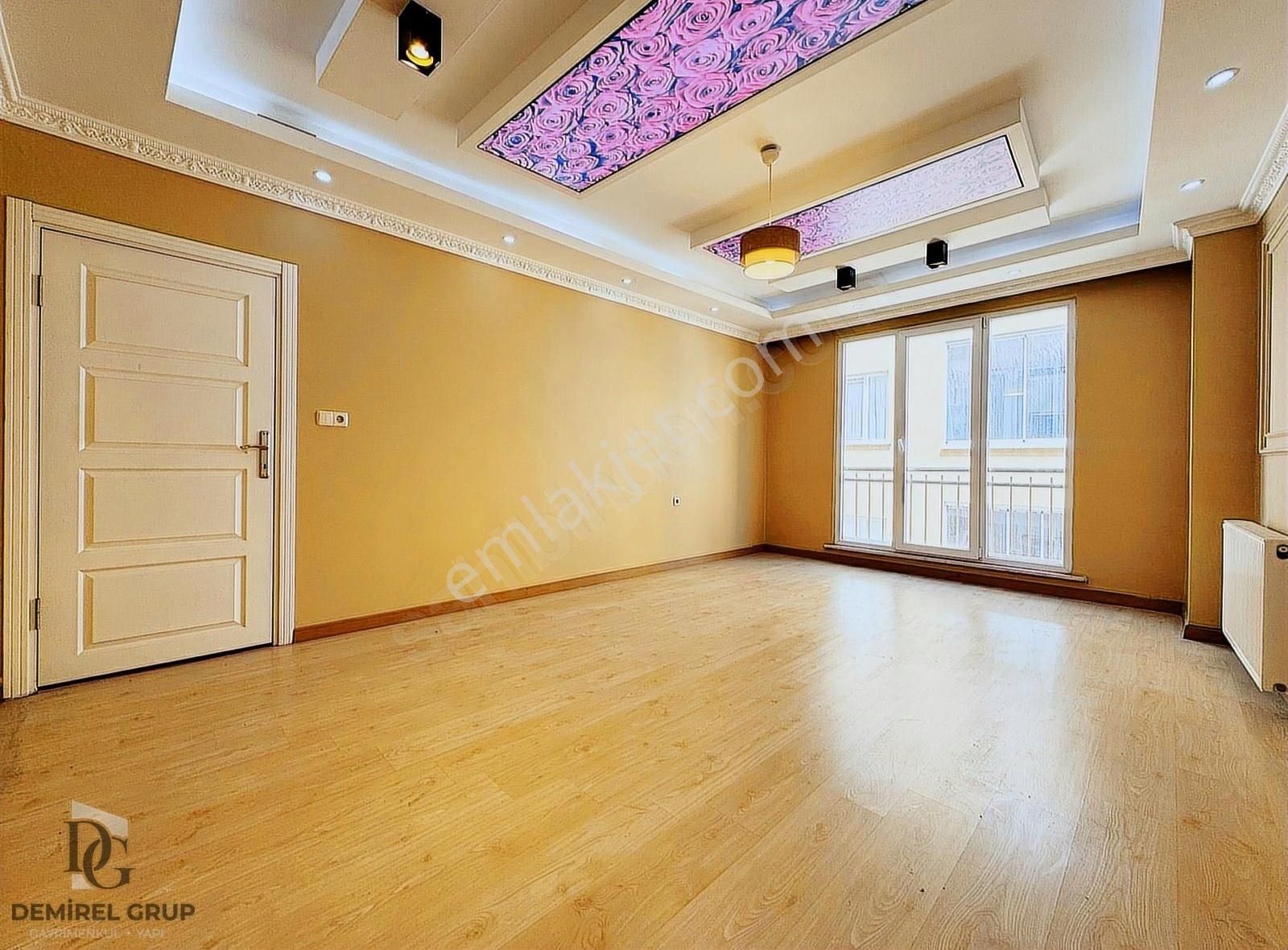 Meydana Yürüme Mesafesinde Balkonlu Satılık 2+1 Daire Fırsatı