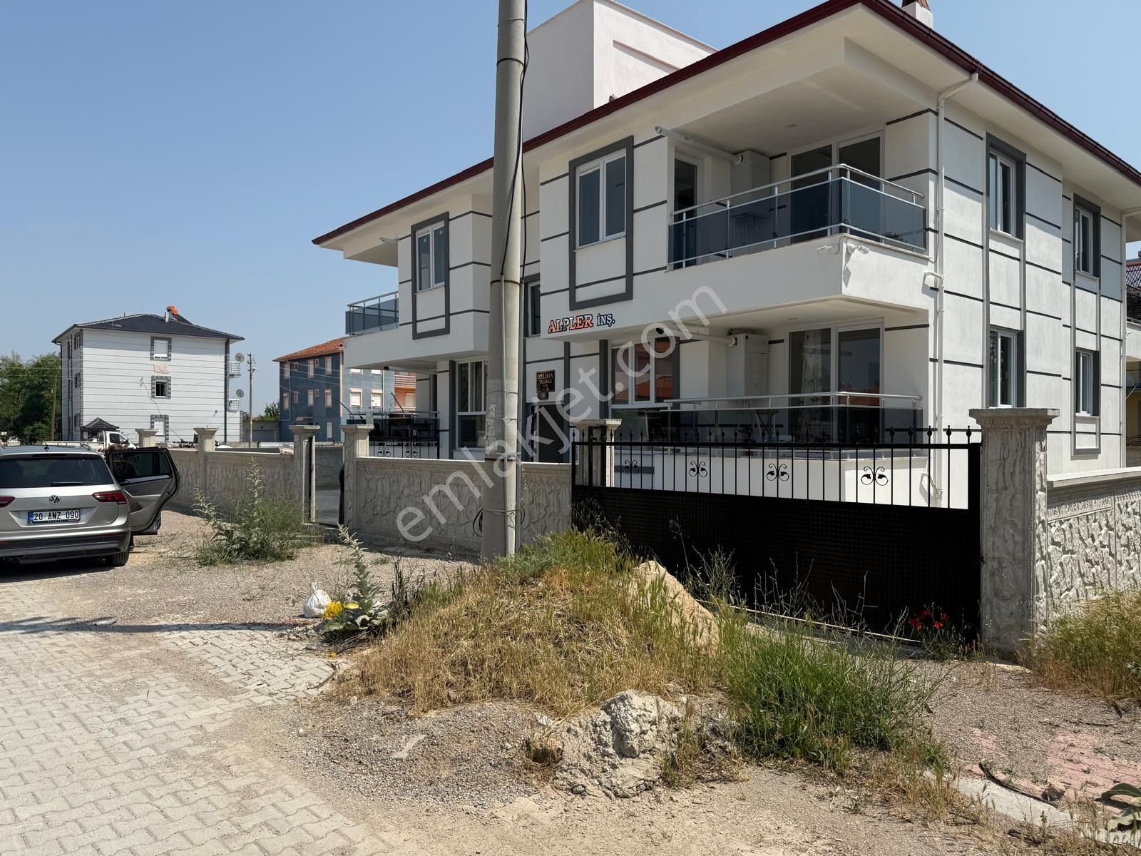 Çivril Stadyum Mh Güzel Evimiz Satılıktır