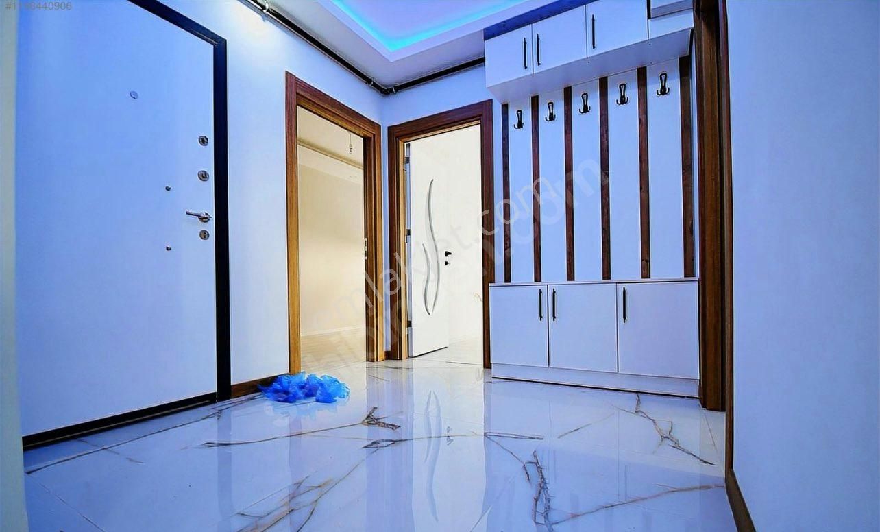 Kızılarık Caddeye Yakın Doğalgazlı 2+1 Yüksek Giriş 6 Aylık Bina