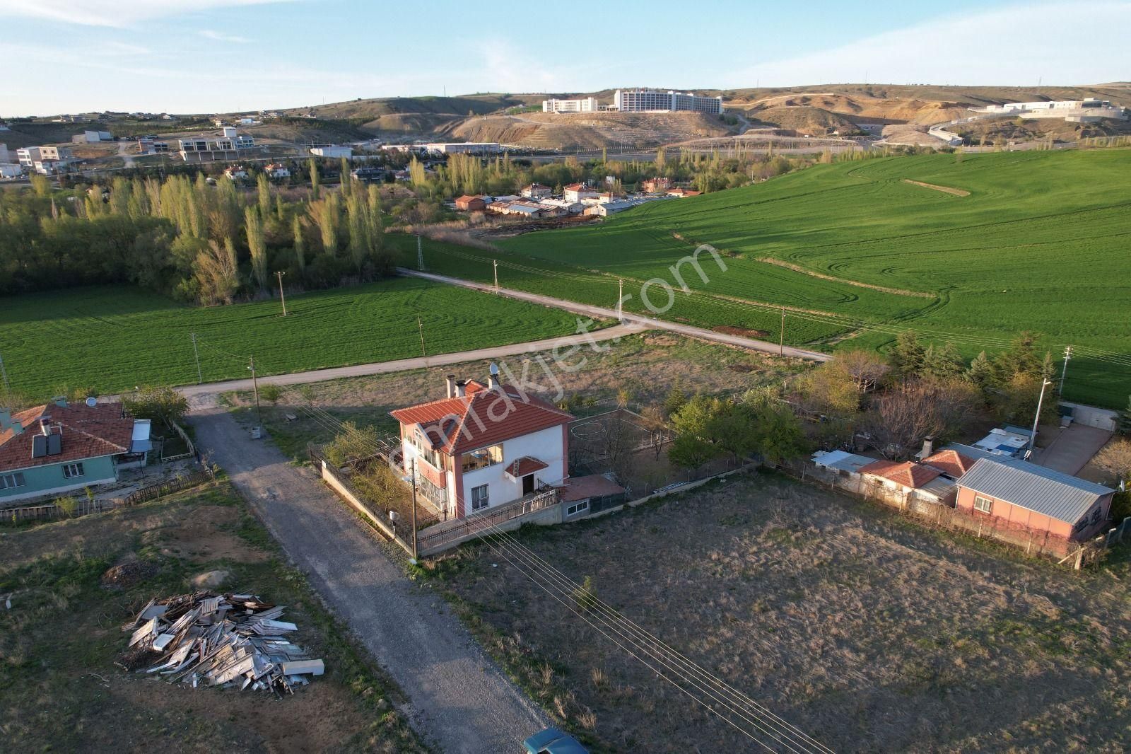 /lider Gayrimenkul'den /755 M2 4 Katlı Tek Tapu Konut İmarlı Arsa