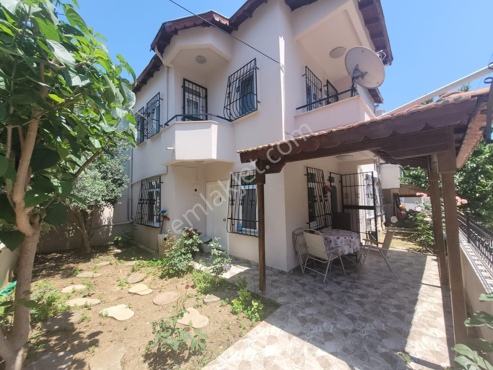 Delux'den Topağaç Mah.'de Tadilatlı Satılık Villa