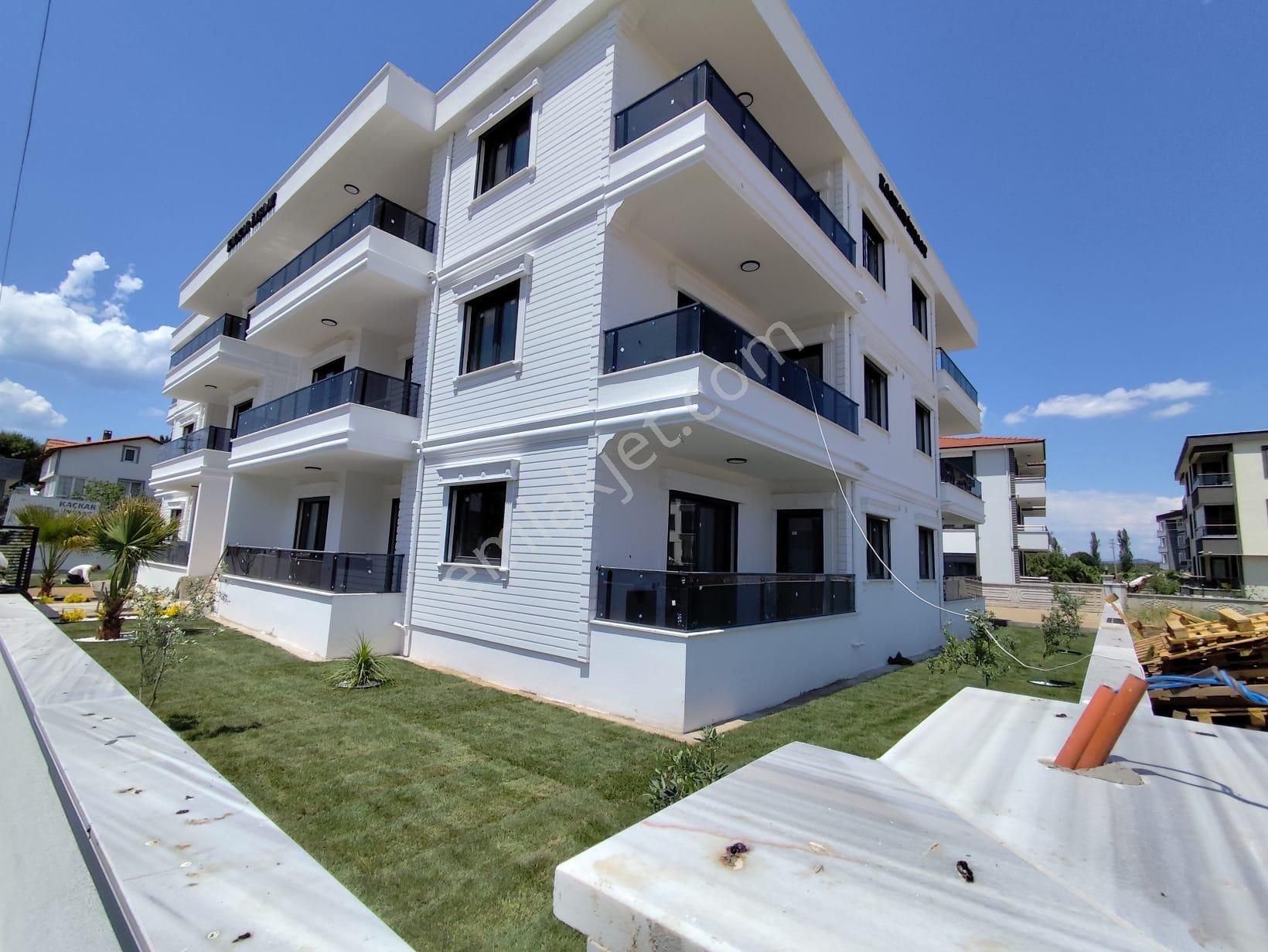 Ayvalık Altınovada Akılı Sistemli 3 Katlı Binanın 2+1 Sıfır Lüks Daire - Görsel 3