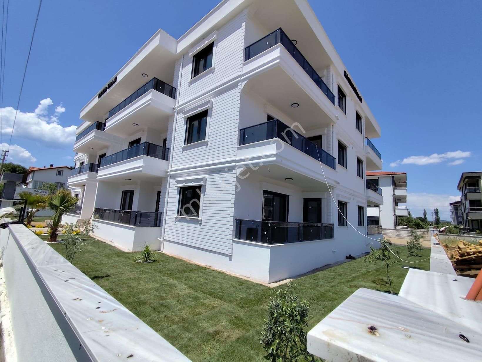 Ayvalık Altınovada Akılı Sistemli 3 Katlı Binanın 2+1 Sıfır Lüks Daire - Görsel 8