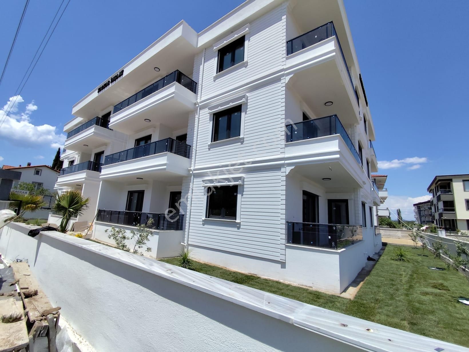 Ayvalık Altınovada Akılı Sistemli 3 Katlı Binanın 2+1 Sıfır Lüks Daire - Görsel 4