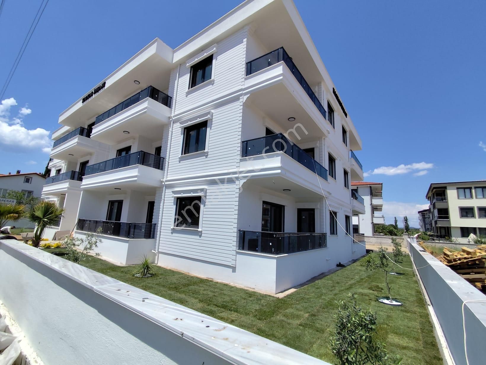 Ayvalık Altınovada Akılı Sistemli 3 Katlı Binanın 2+1 Sıfır Lüks Daire - Görsel 6