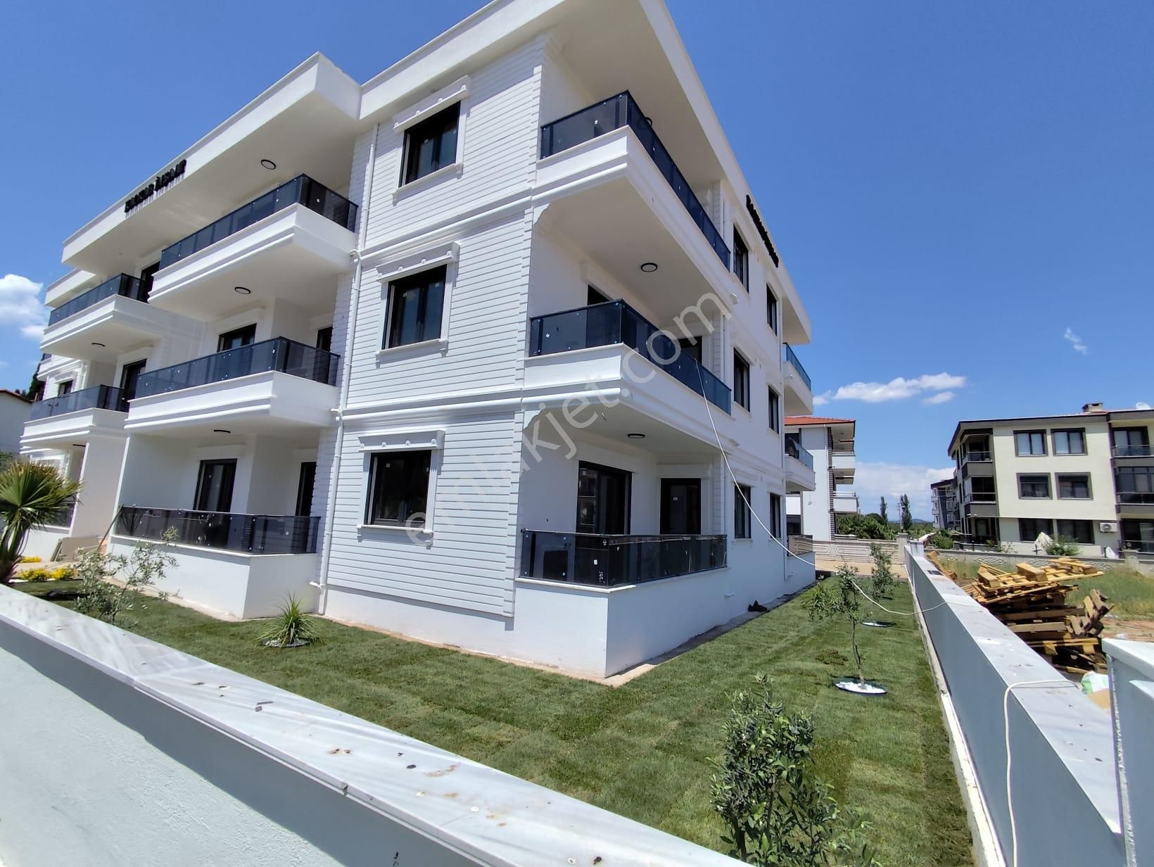 Ayvalık Altınovada Akılı Sistemli 3 Katlı Binanın 2+1 Sıfır Lüks Daire - Görsel 5