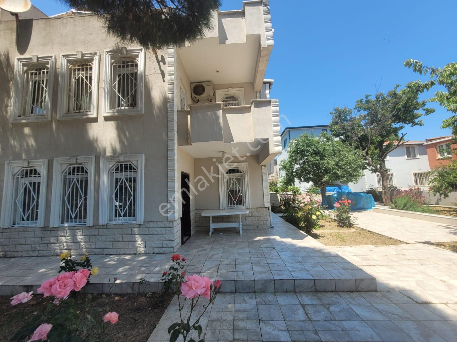 Delux'den Kumbağ Mh.'de Plaja 50m Mesafede Satılık Triplex