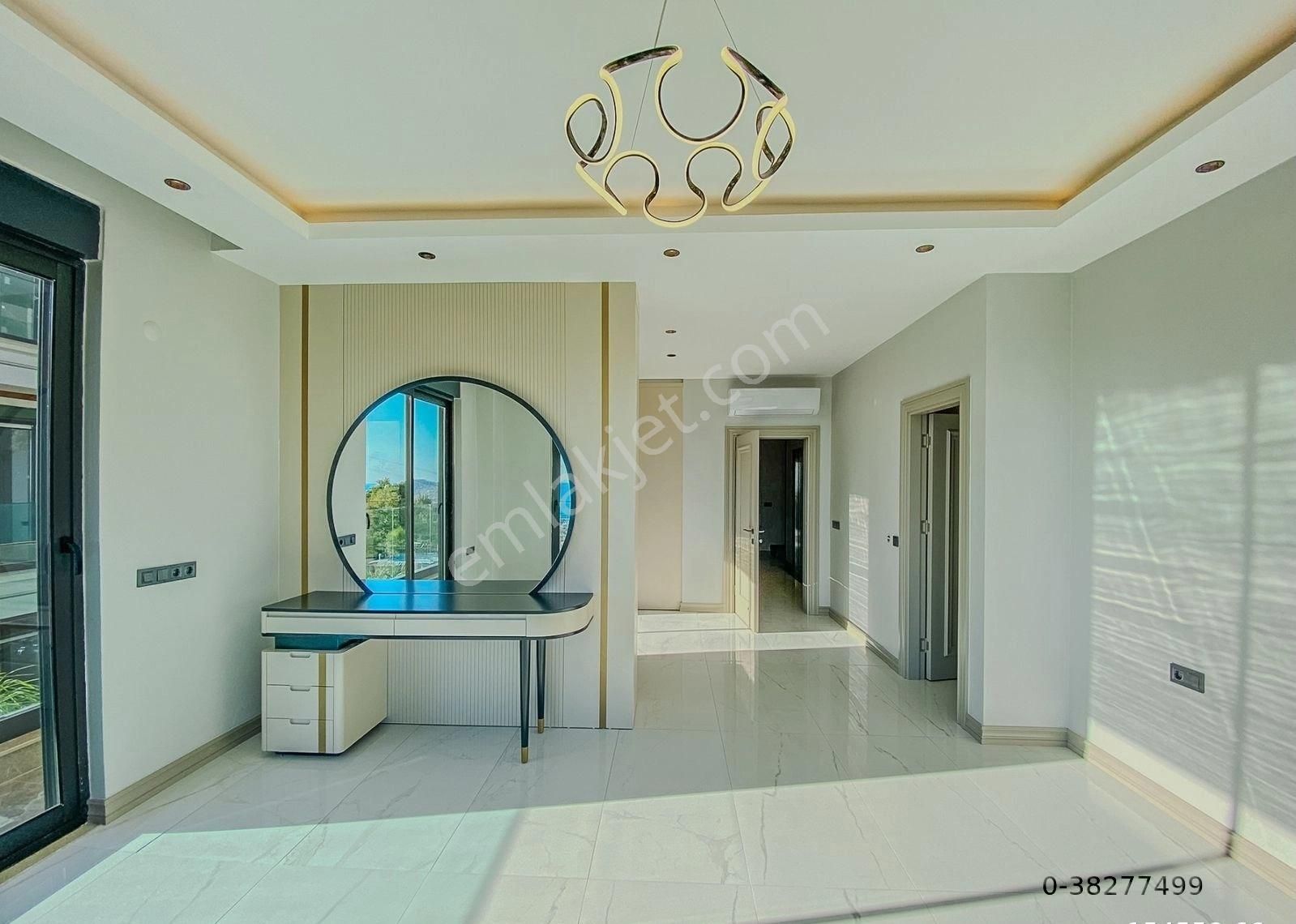 Alanya Tepe Mah. Kale Ve Deniz Manzaralı5+2 Dublex 450 M2 Ful Aktiviteli Ve Vatandaşlık İçin Uygun