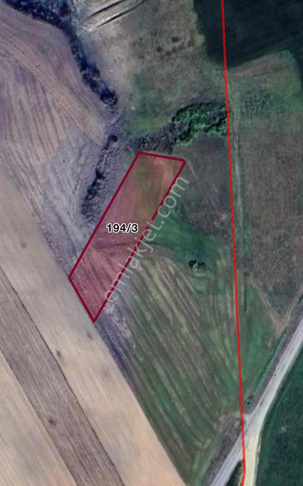 Edirne Meriç Serem Köyünde 2437 M2 Yollu Tarla