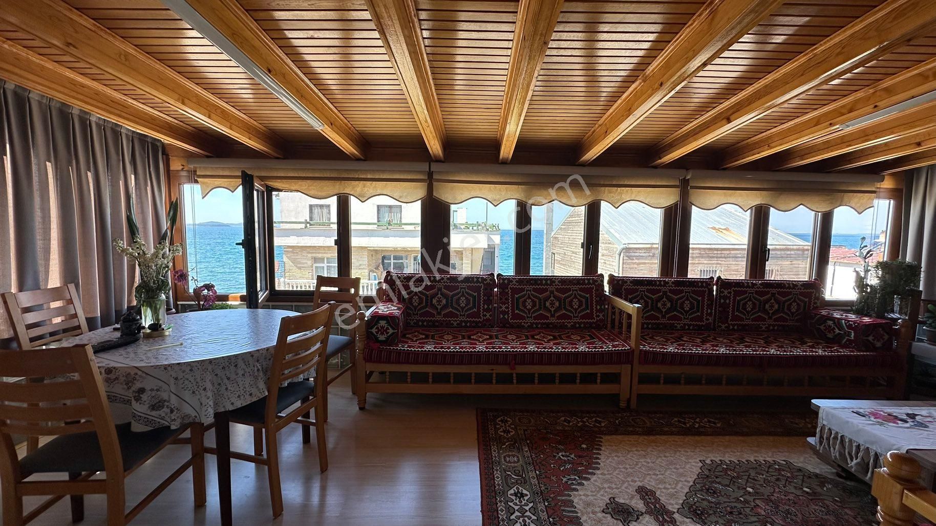 Urla Zeytinalanı Sahilde Deniz Manzaralı Satılık 3 Katlı Villa - Görsel 9