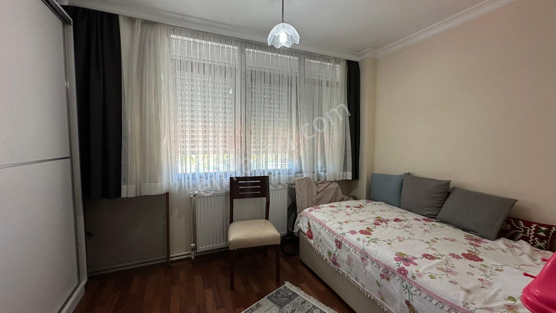 Urla Zeytinalanı Sahilde Deniz Manzaralı Satılık 3 Katlı Villa - Görsel 27