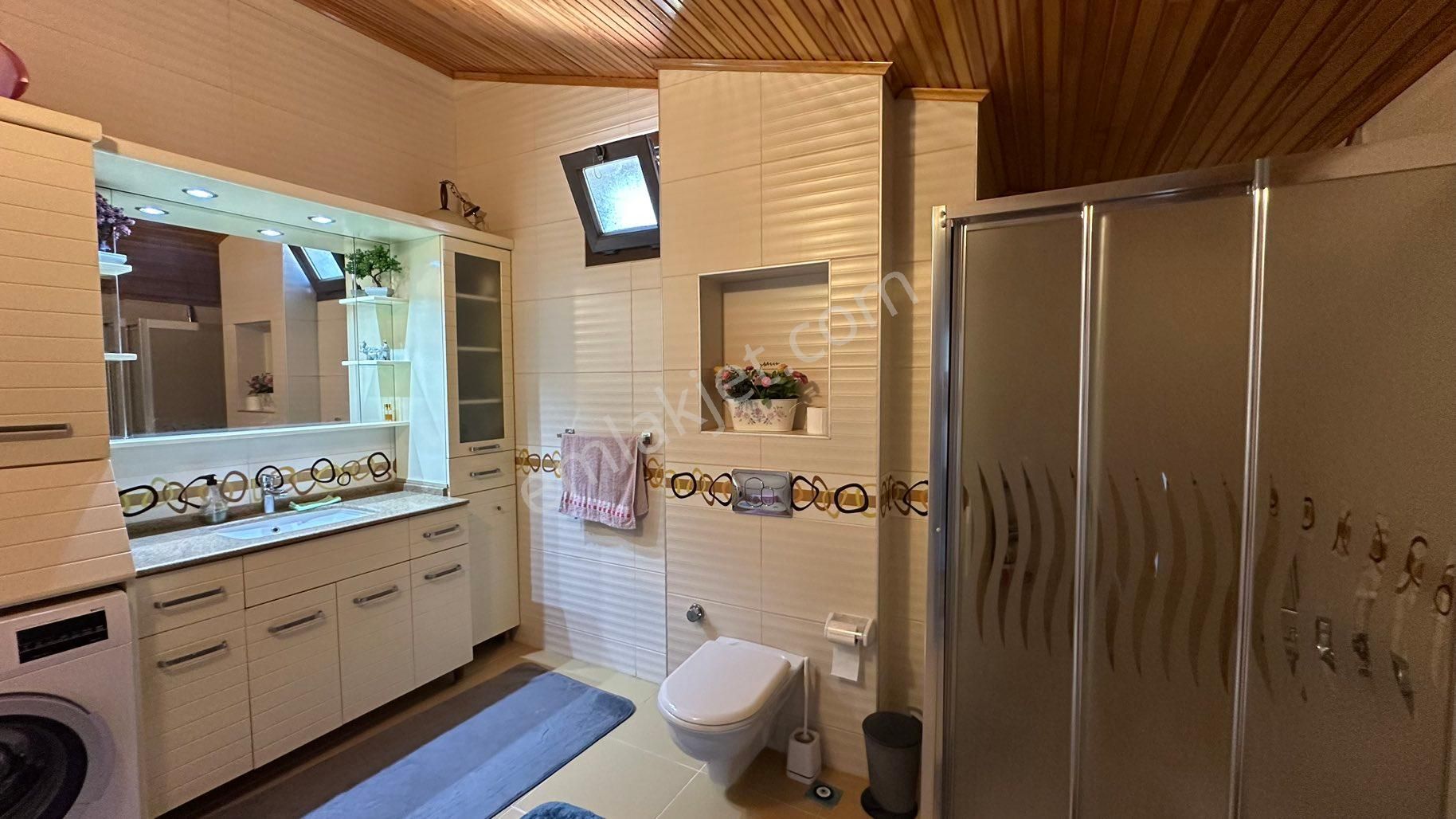 Urla Zeytinalanı Sahilde Deniz Manzaralı Satılık 3 Katlı Villa - Görsel 17