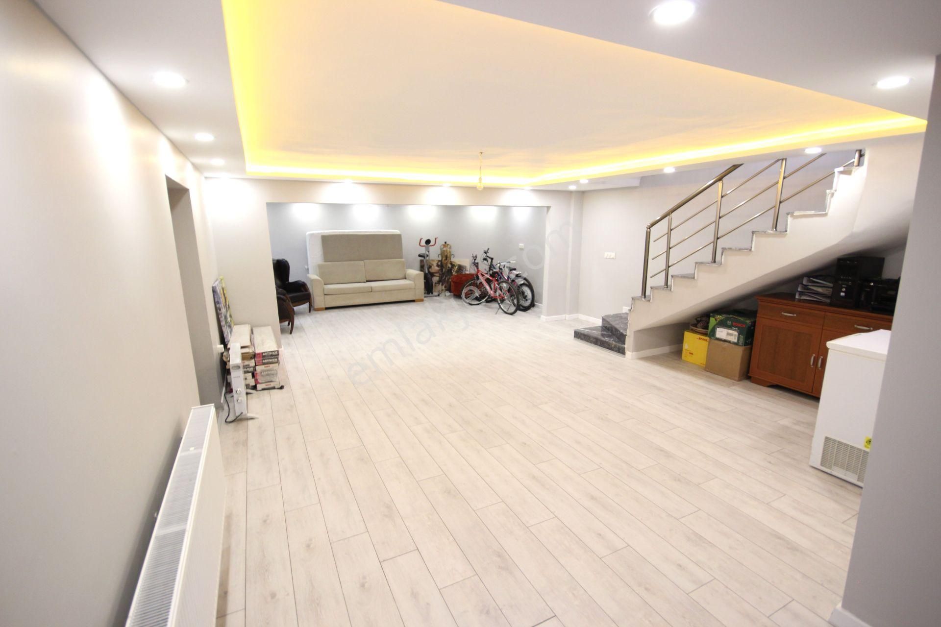 Goldhouse Dan Satılık Villa Yeşilüzümlüde Havuzlu Müstakil 5+1 - Görsel 28