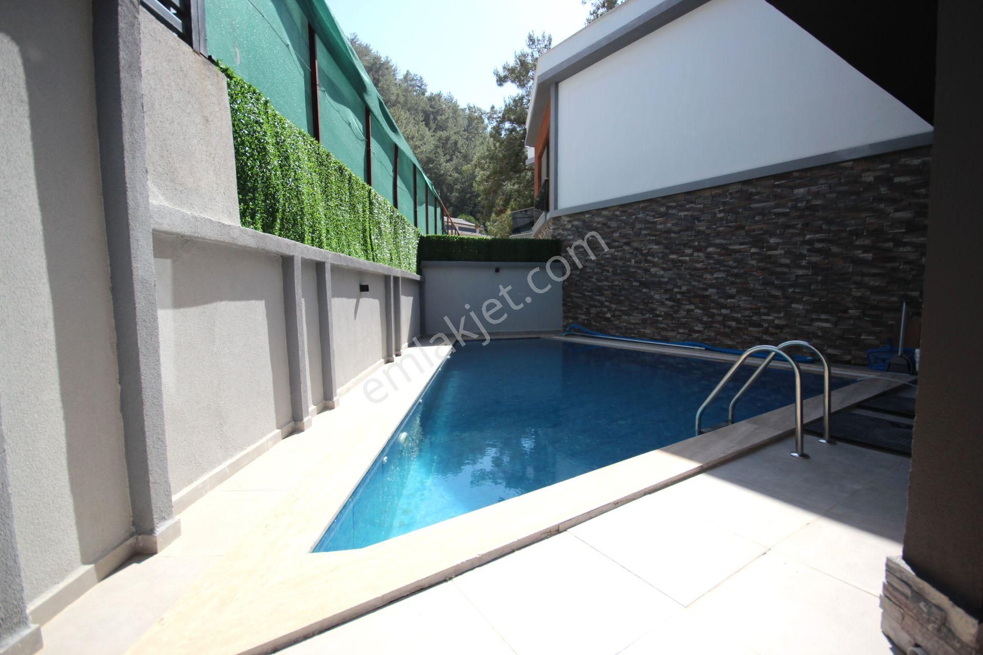 Goldhouse Dan Satılık Villa Yeşilüzümlüde Havuzlu Müstakil 5+1 - Görsel 33