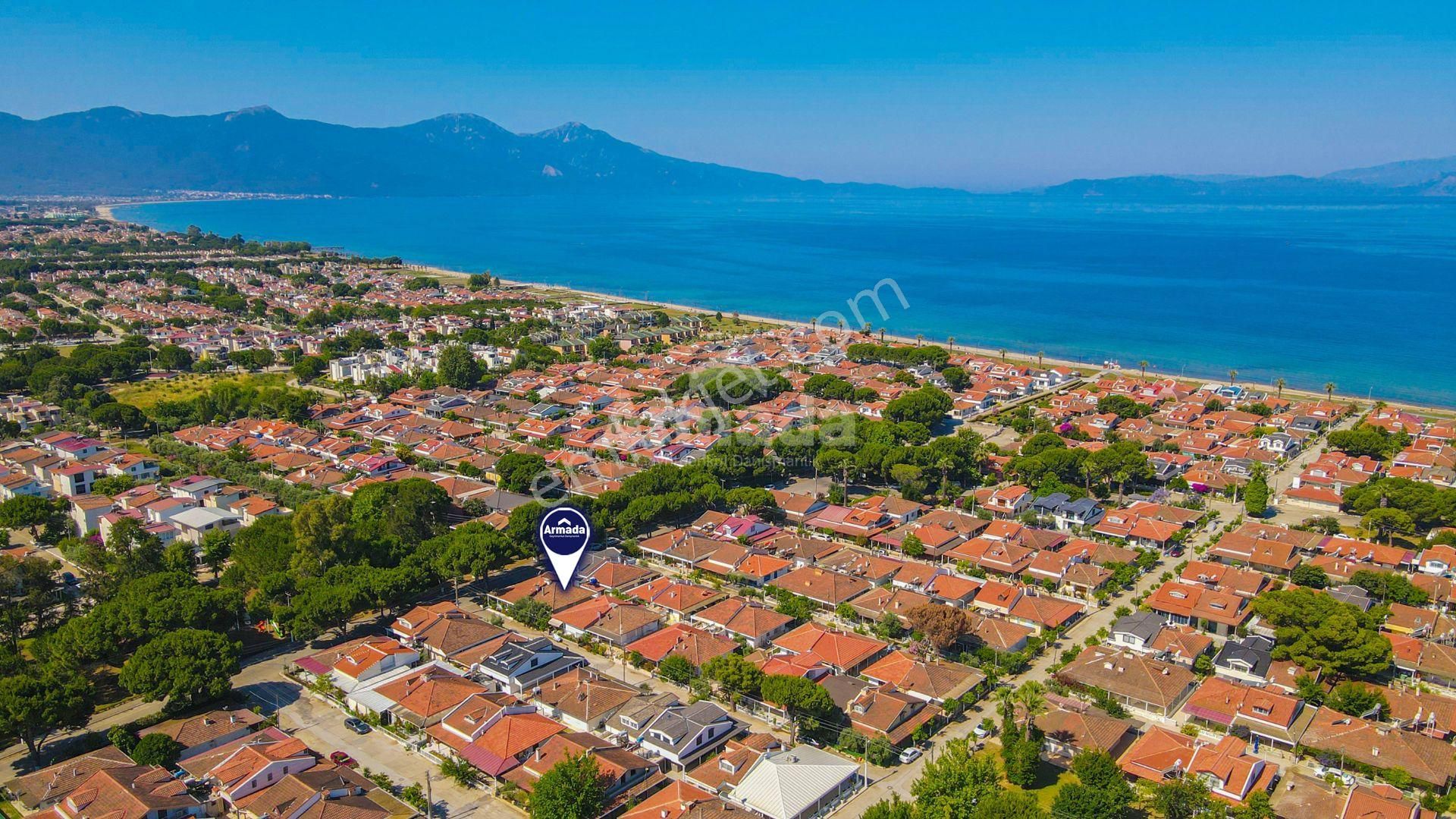 Kuşadası'nda Denize 300 Metre Mesafede Satılık 2+1 Yazlık