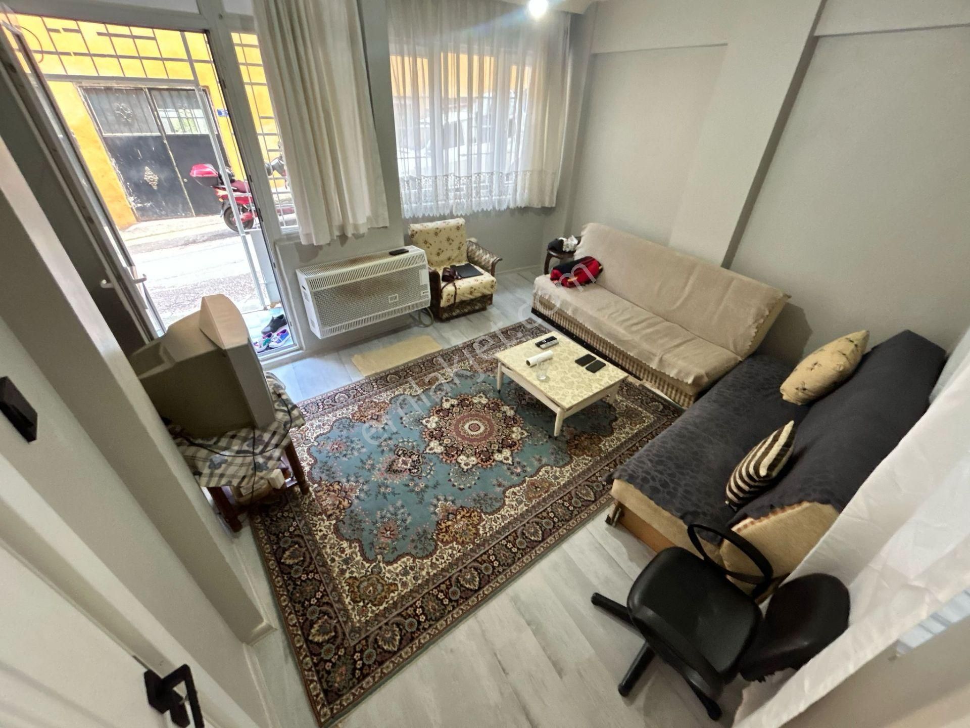 Merkezi Konum Şible Caddesi İçi Yapılı Bakımlı 3+1 Satılık Daire